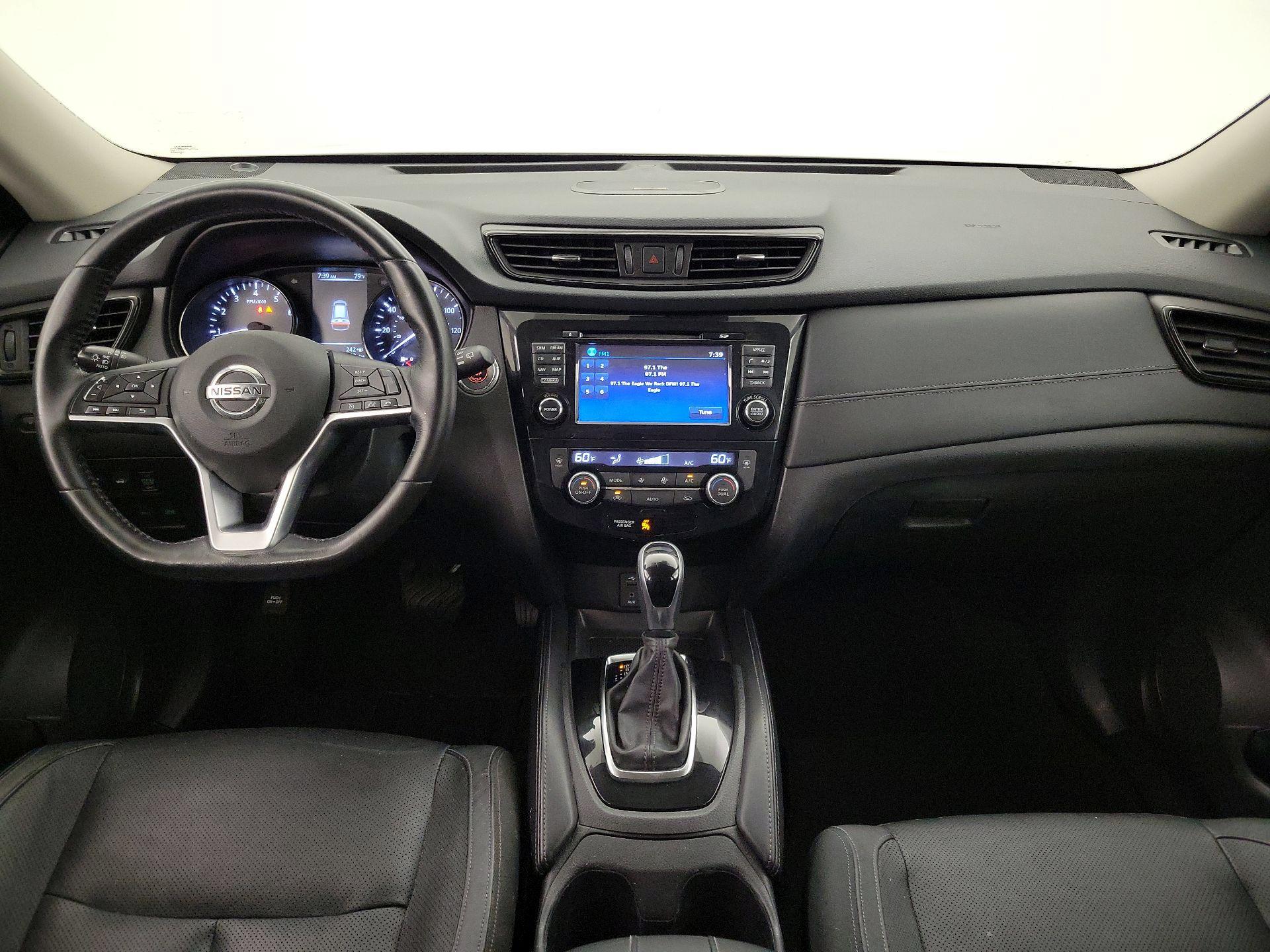 Thumbnail: 2017 Nissan Rogue - 9