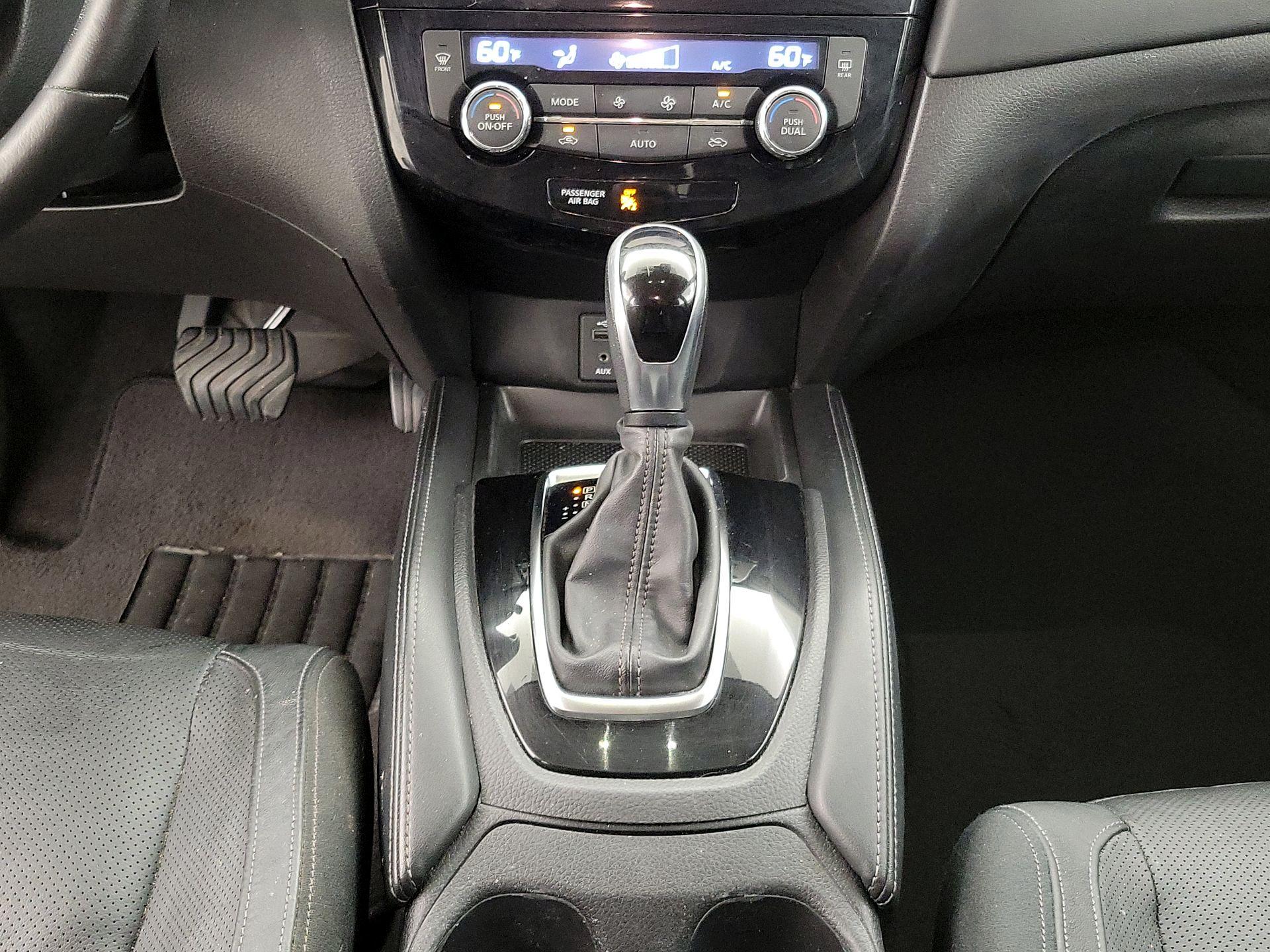Thumbnail: 2017 Nissan Rogue - 17