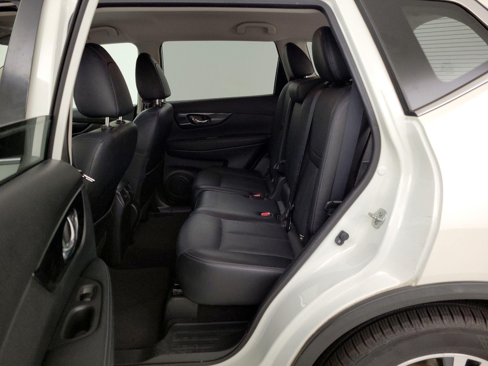 Thumbnail: 2017 Nissan Rogue - 19