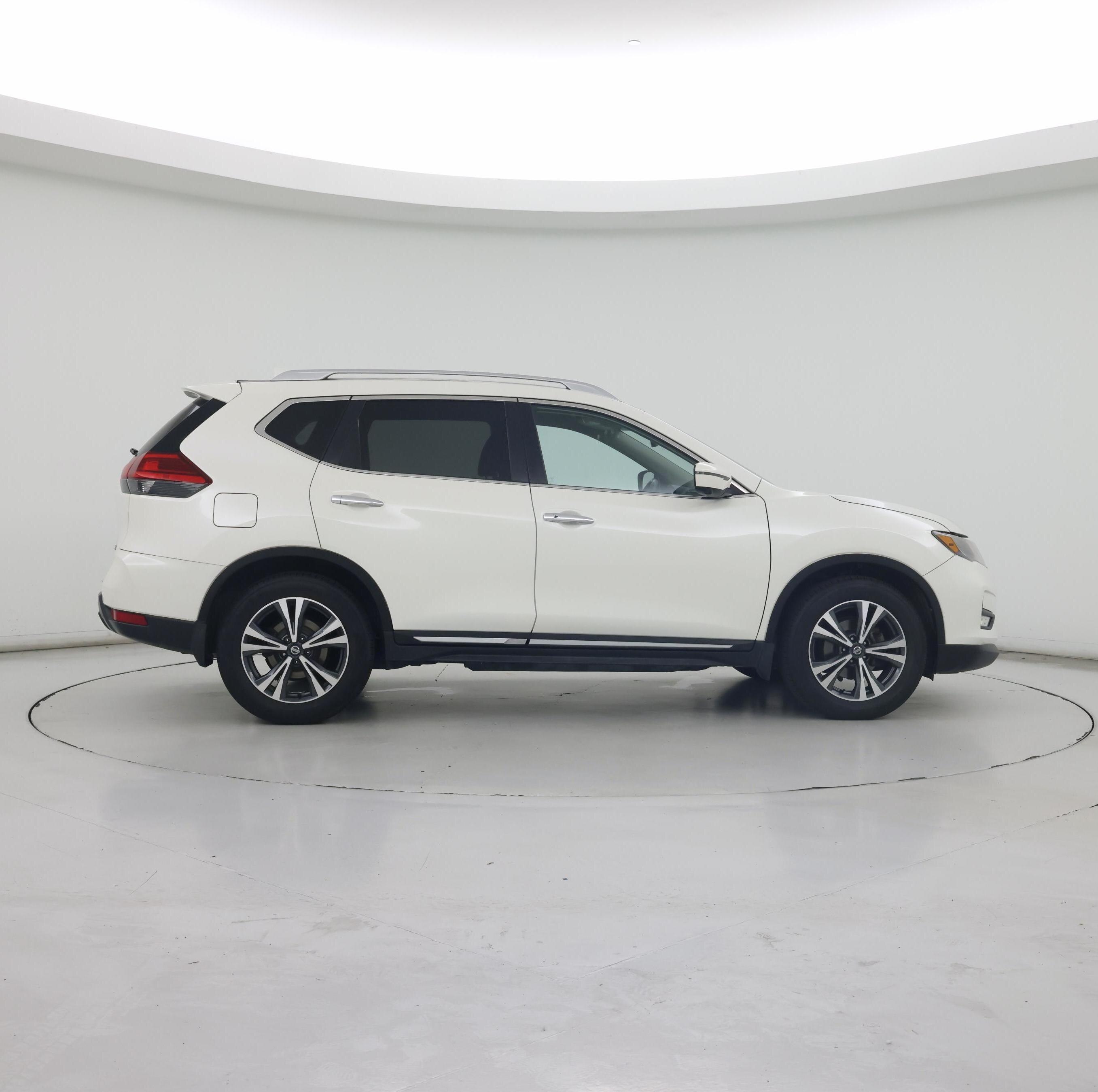 Thumbnail: 2017 Nissan Rogue - 7