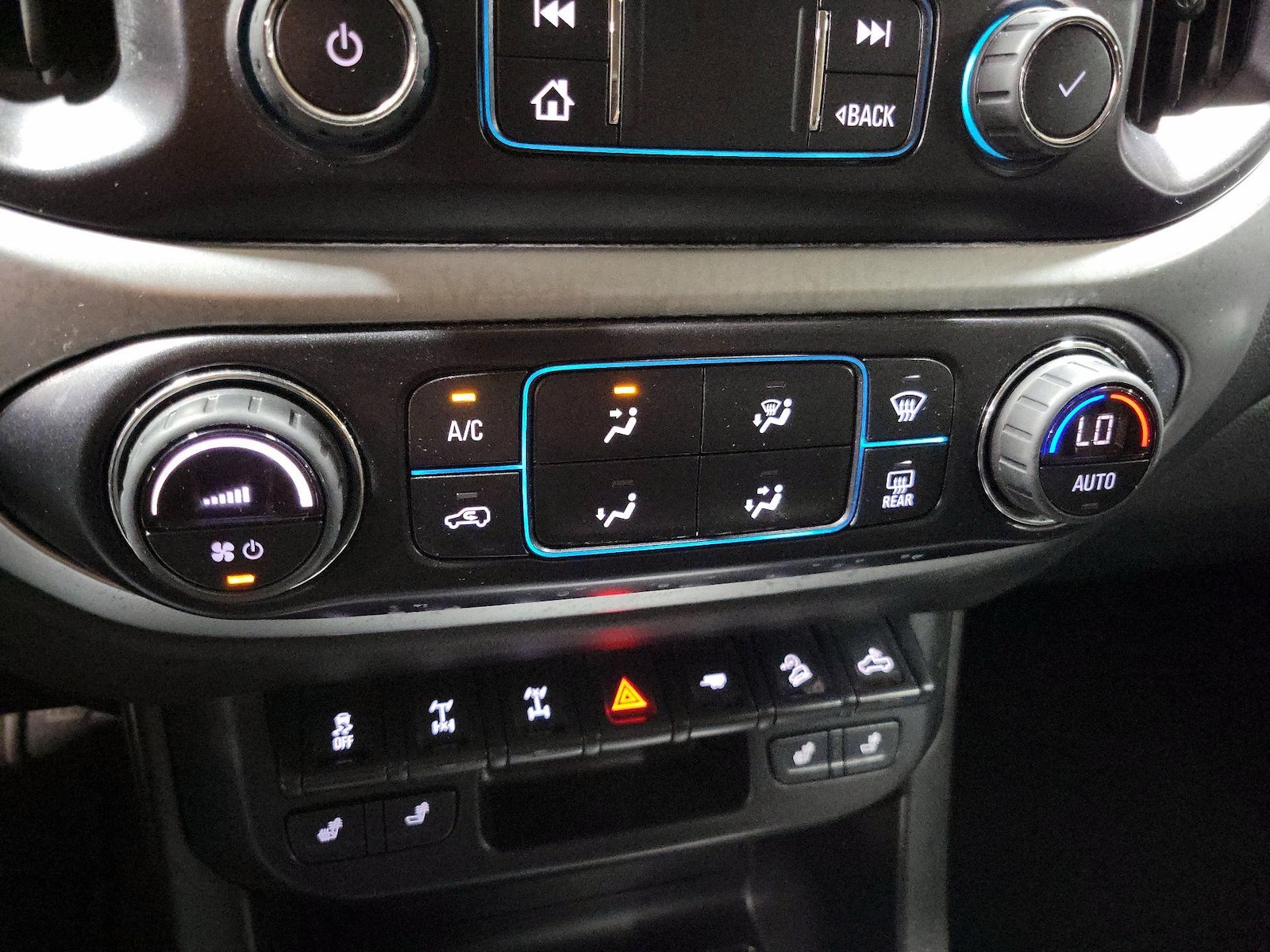2020 Chevrolet Colorado ZR2 - Photo 18
