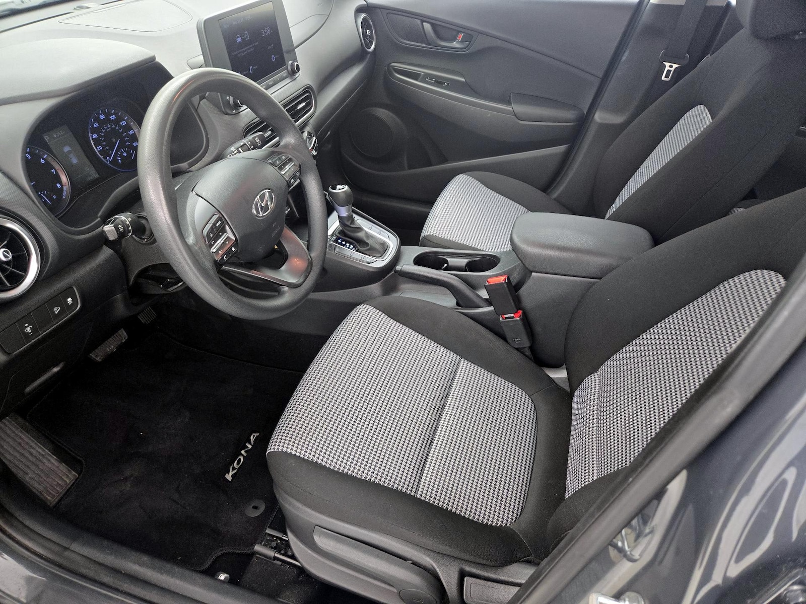2023 Hyundai Kona SE - Photo 10