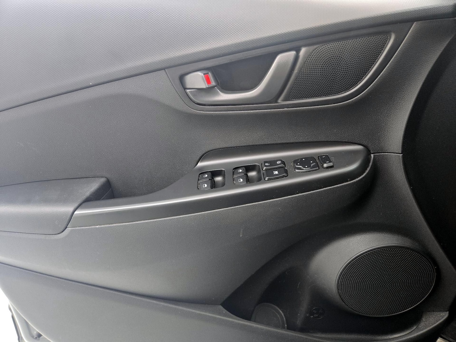 2023 Hyundai Kona SE - Photo 11