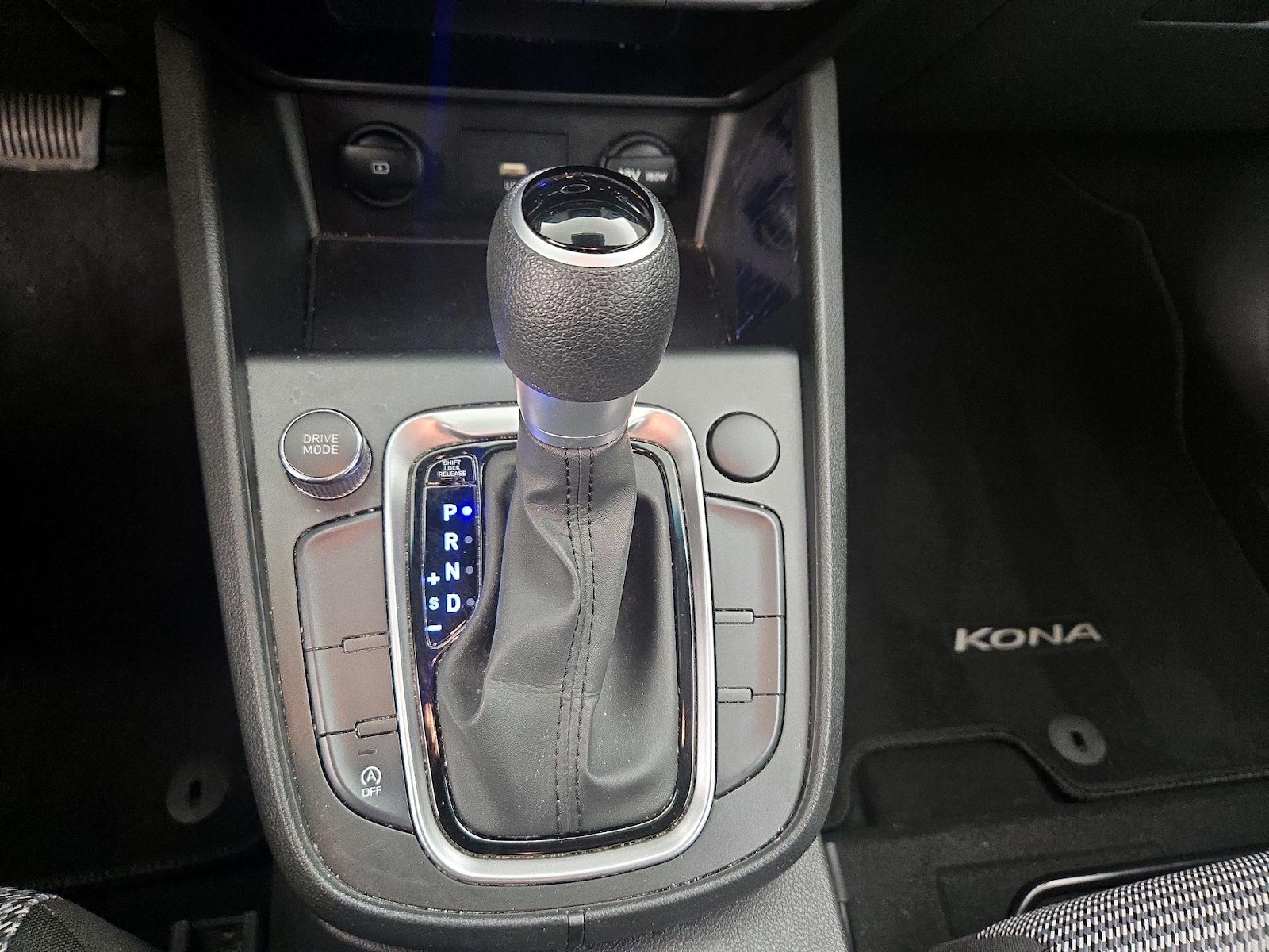 2023 Hyundai Kona SE - Photo 16