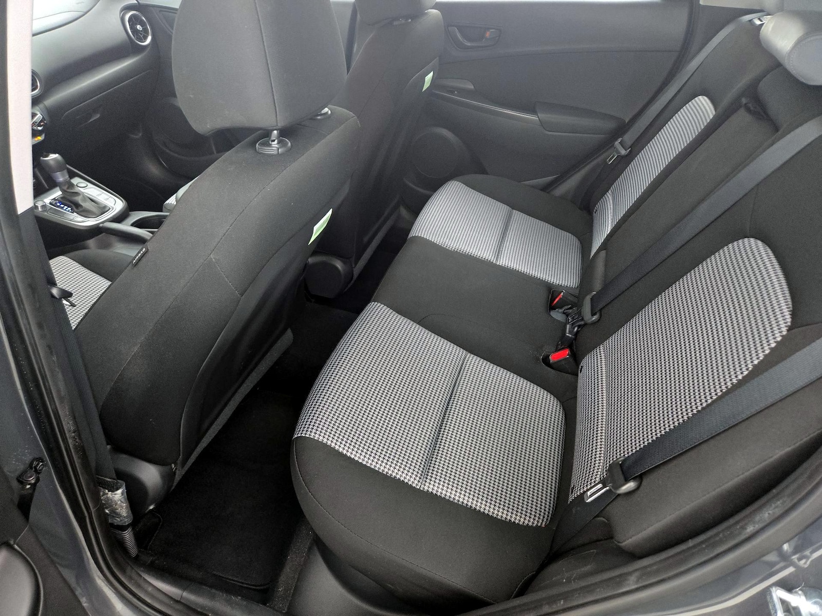 2023 Hyundai Kona SE - Photo 18