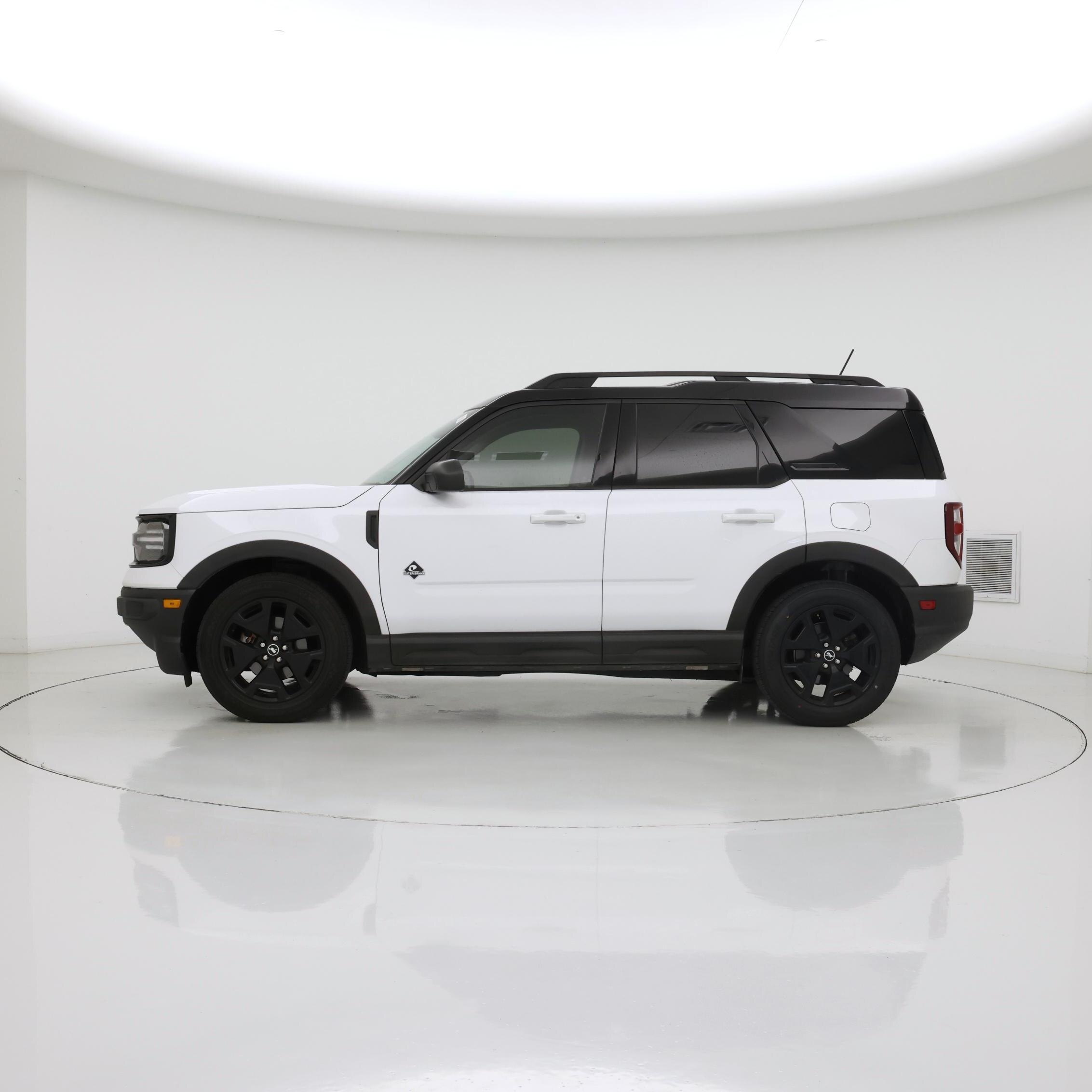 Thumbnail: 2021 Ford Bronco Sport - 3