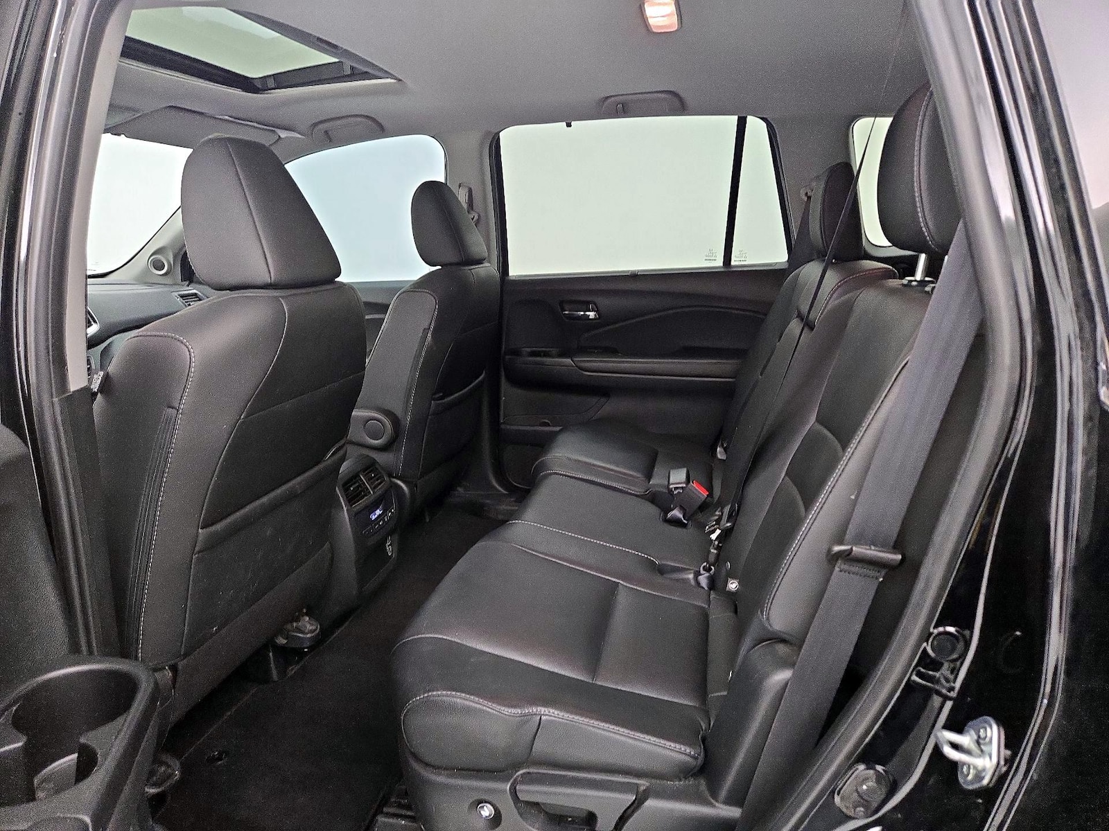 2022 Honda Pilot SE - Photo 21