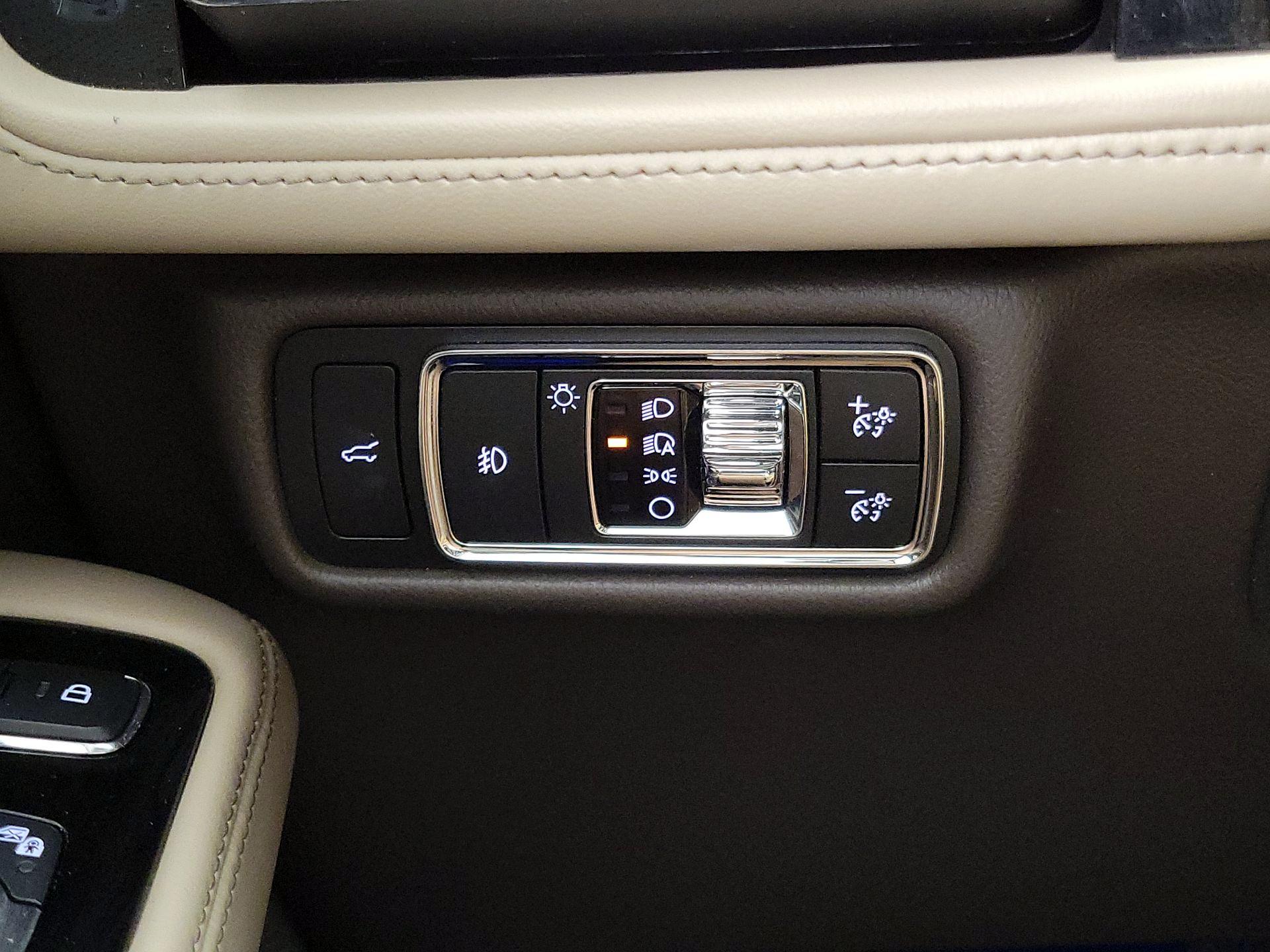 Thumbnail: 2020 Lincoln Aviator - 13