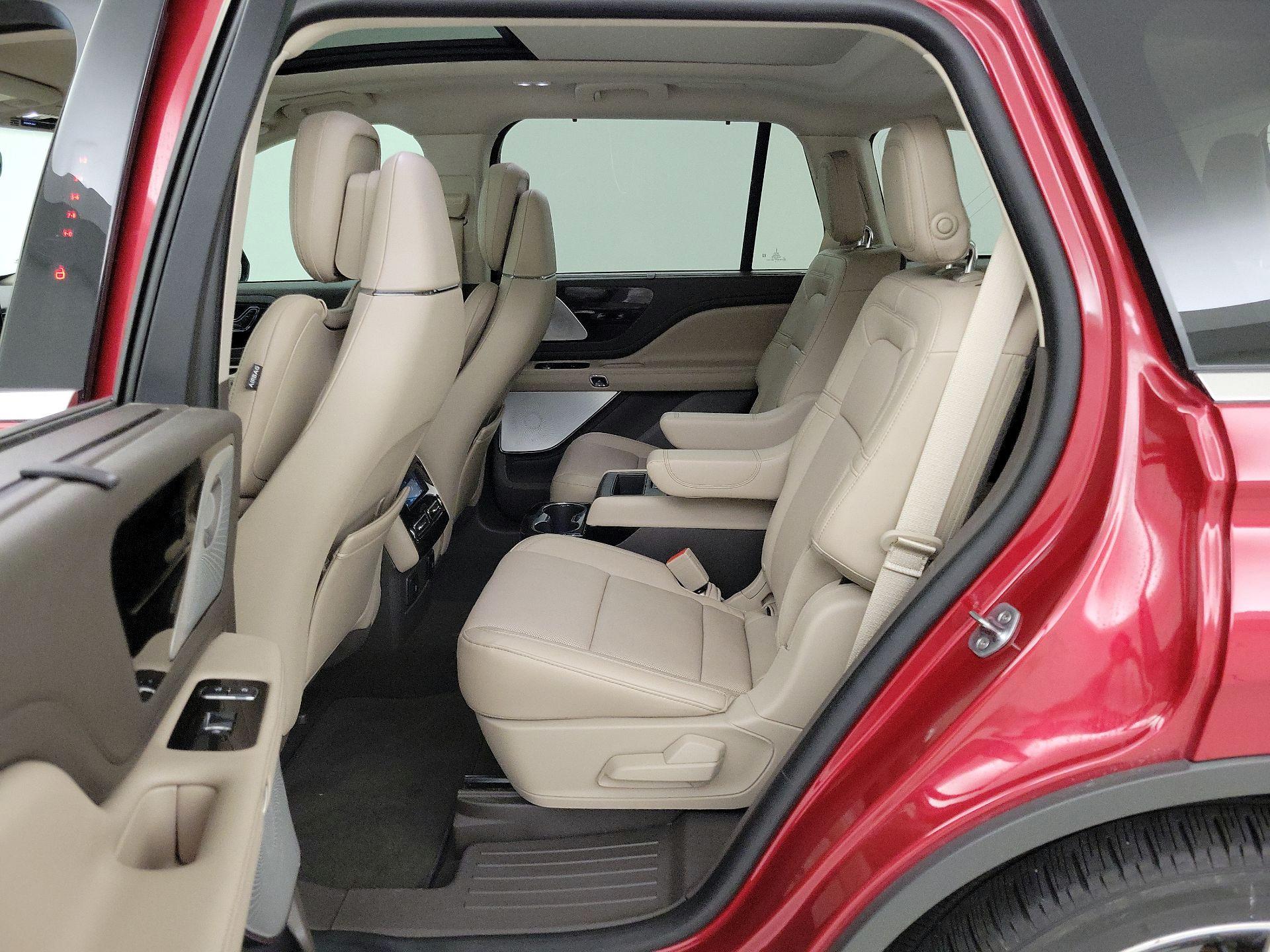 Thumbnail: 2020 Lincoln Aviator - 20