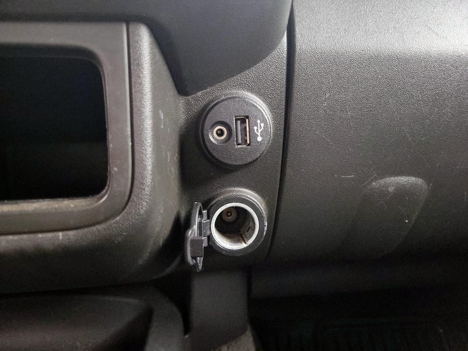 2017 Nissan Frontier SV - Photo 18