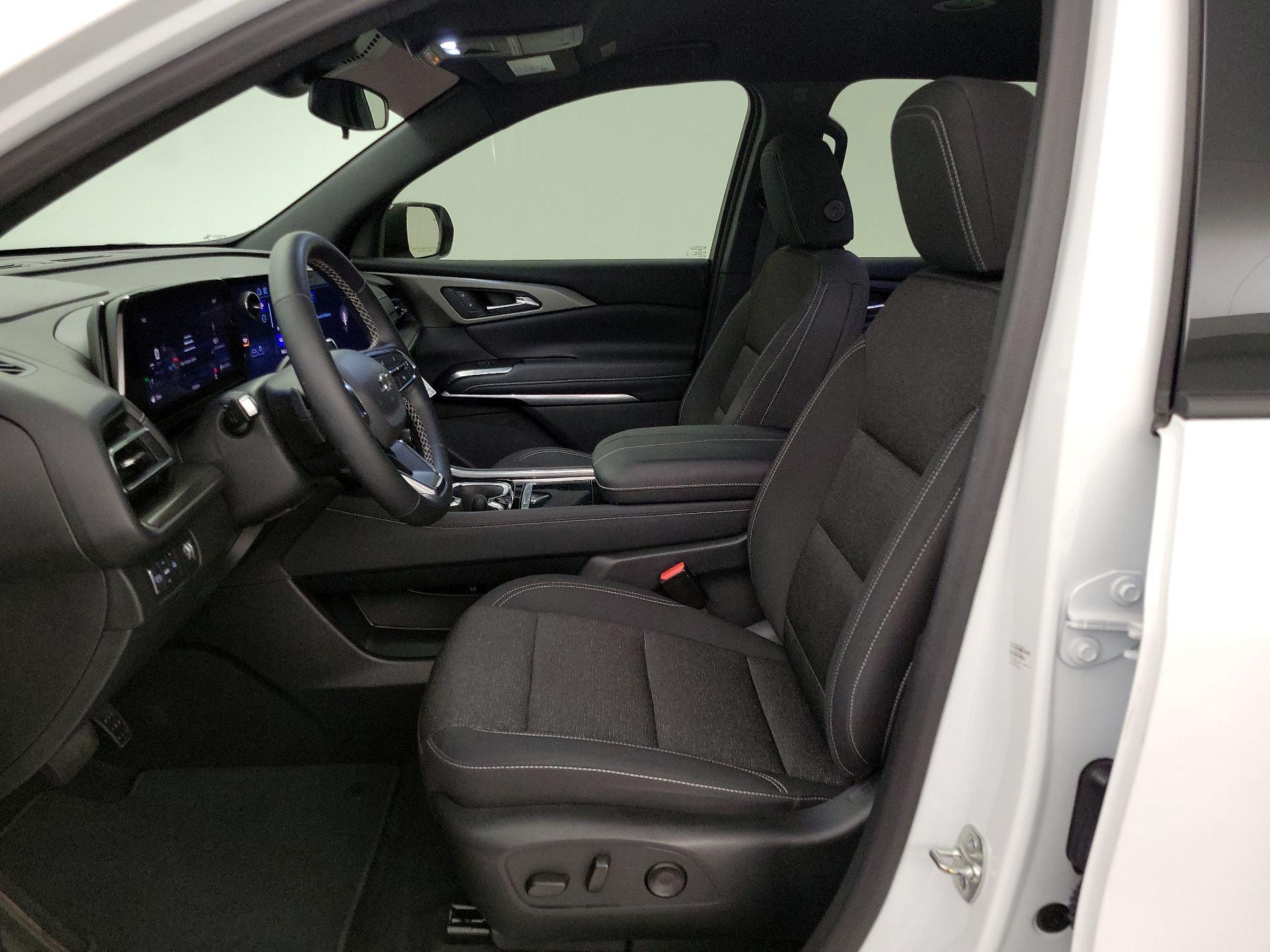 Thumbnail: 2024 Chevrolet Traverse - 11