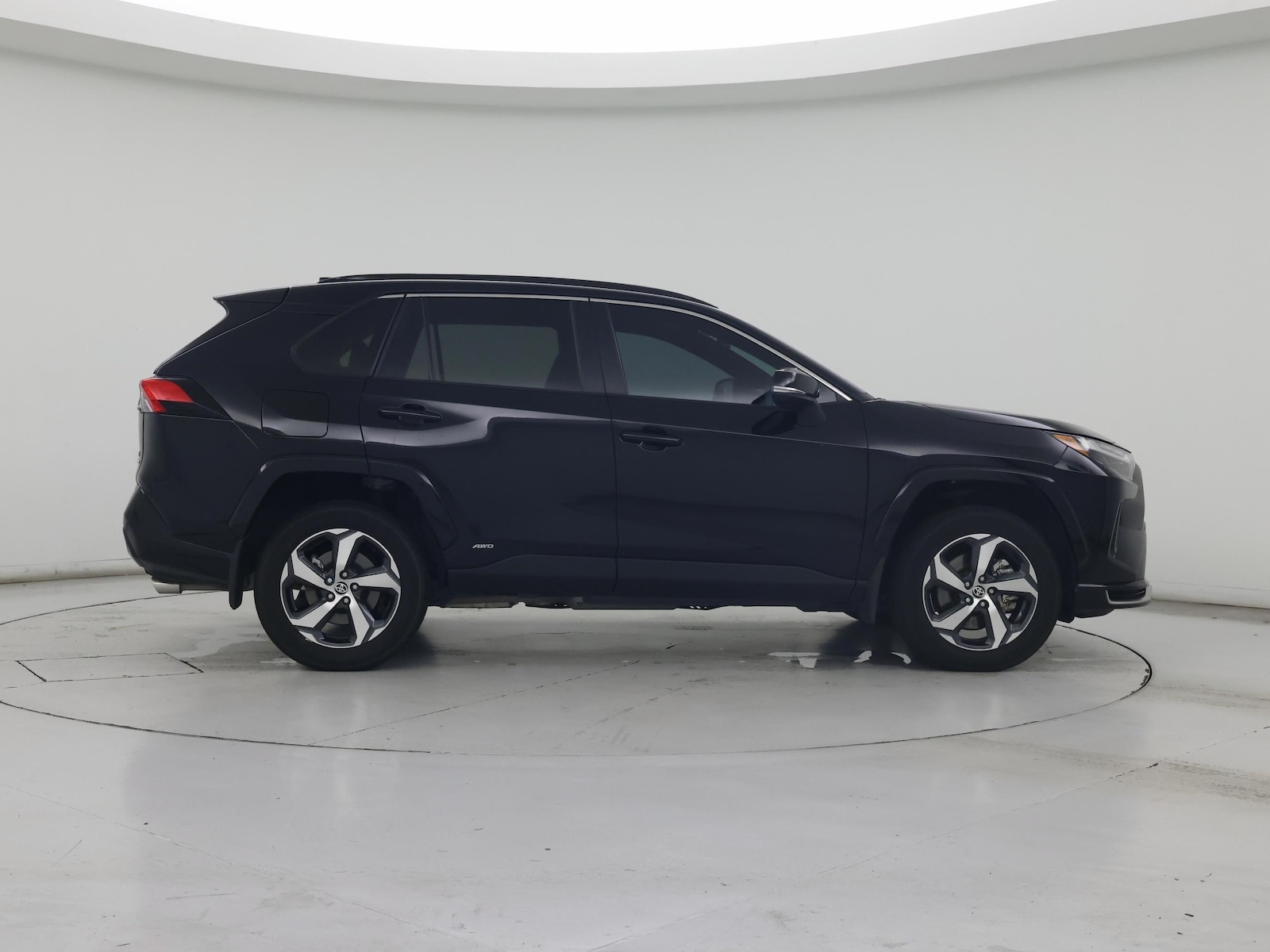 2025 Toyota RAV4 SE - Photo 8