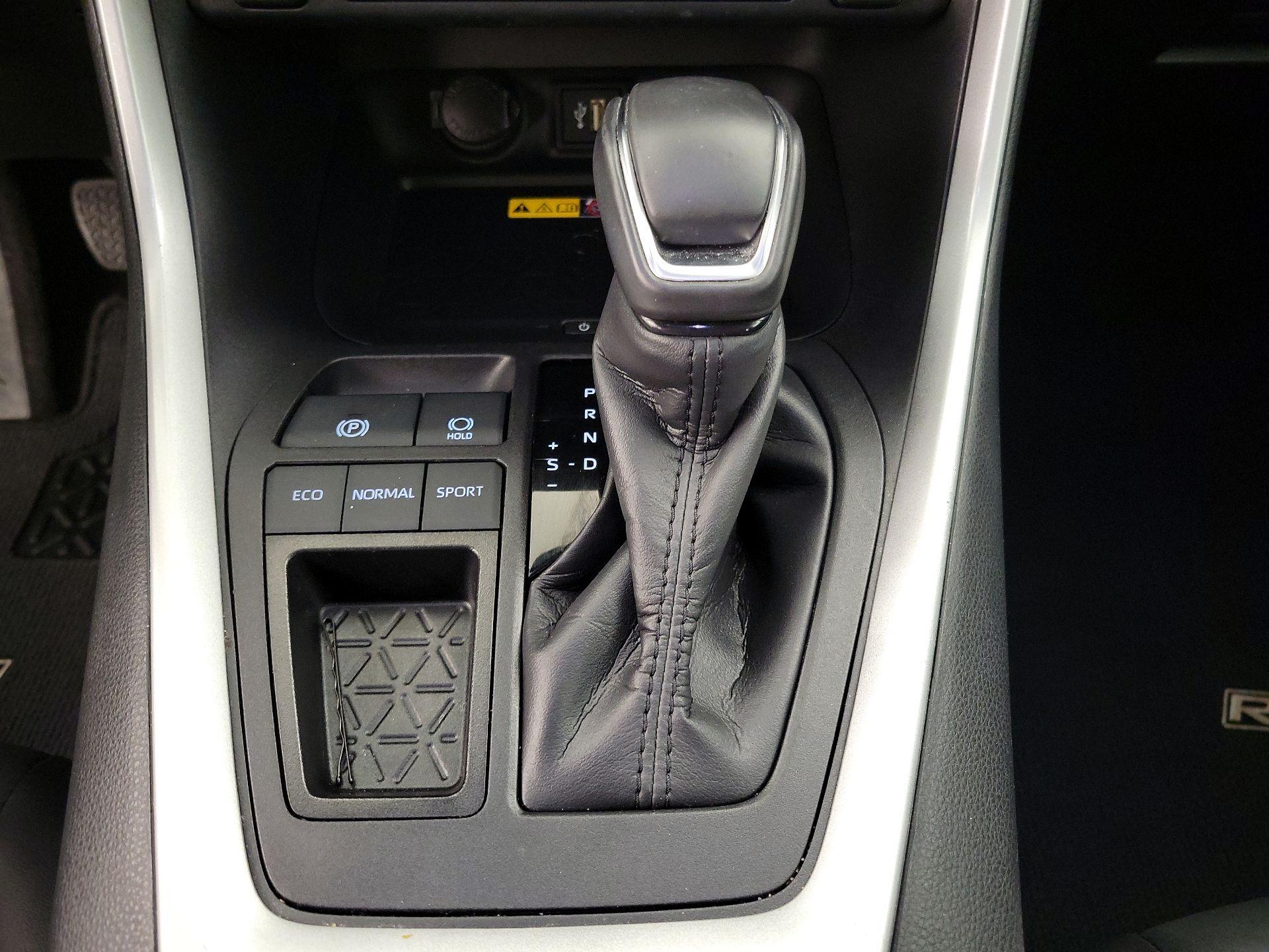 Thumbnail: 2024 Toyota RAV4 - 17