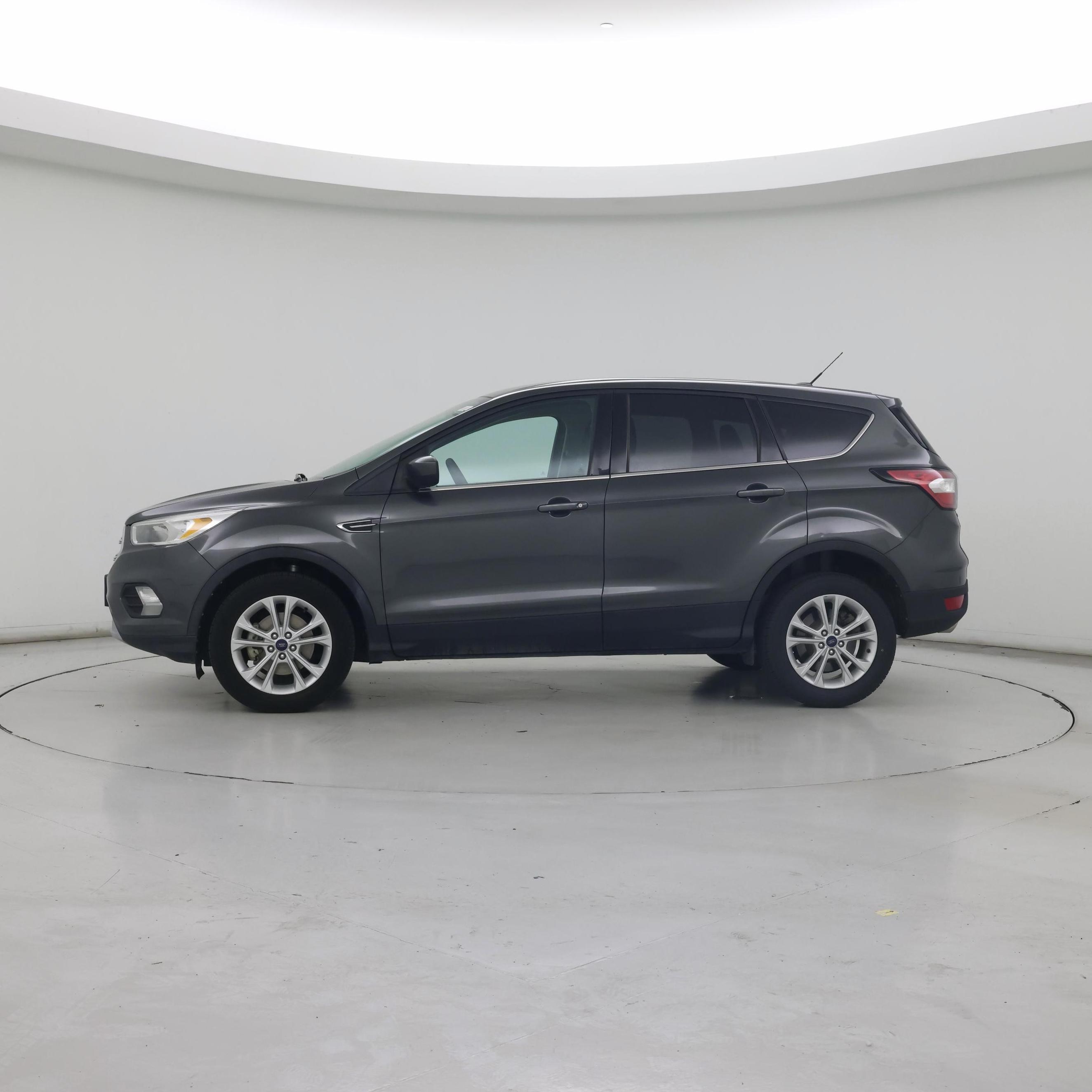 Thumbnail: 2017 Ford Escape - 3