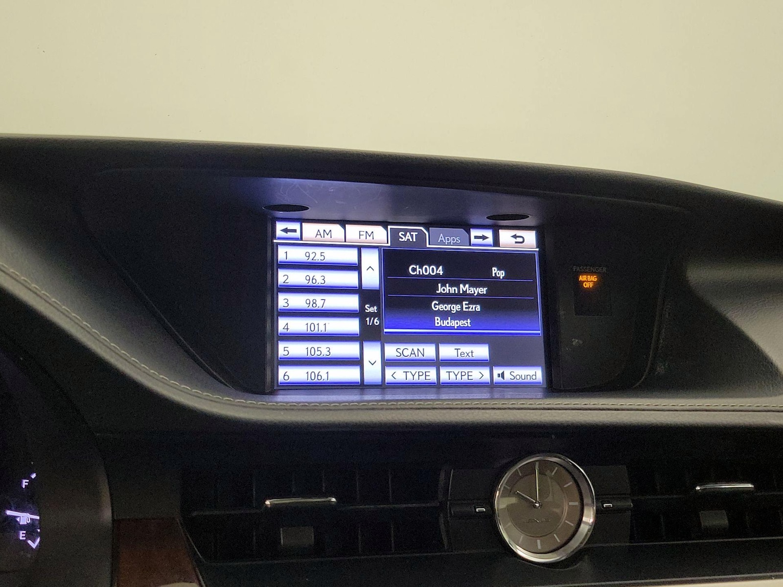 2014 Lexus ES 350 - Photo 16