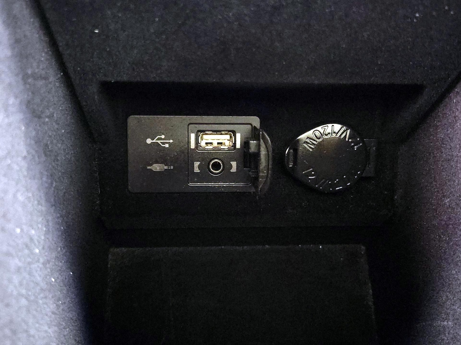 2014 Lexus ES 350 - Photo 19