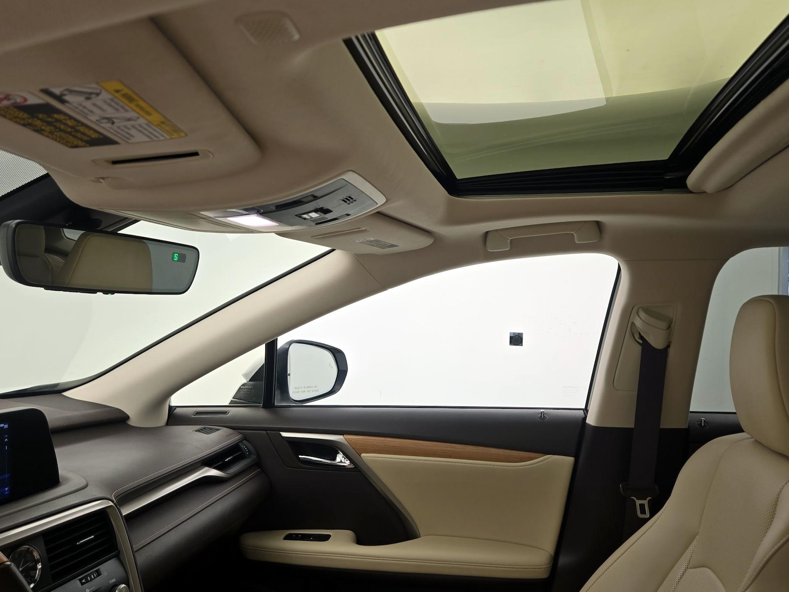 Sunroof(s) & Overhead Airbags
