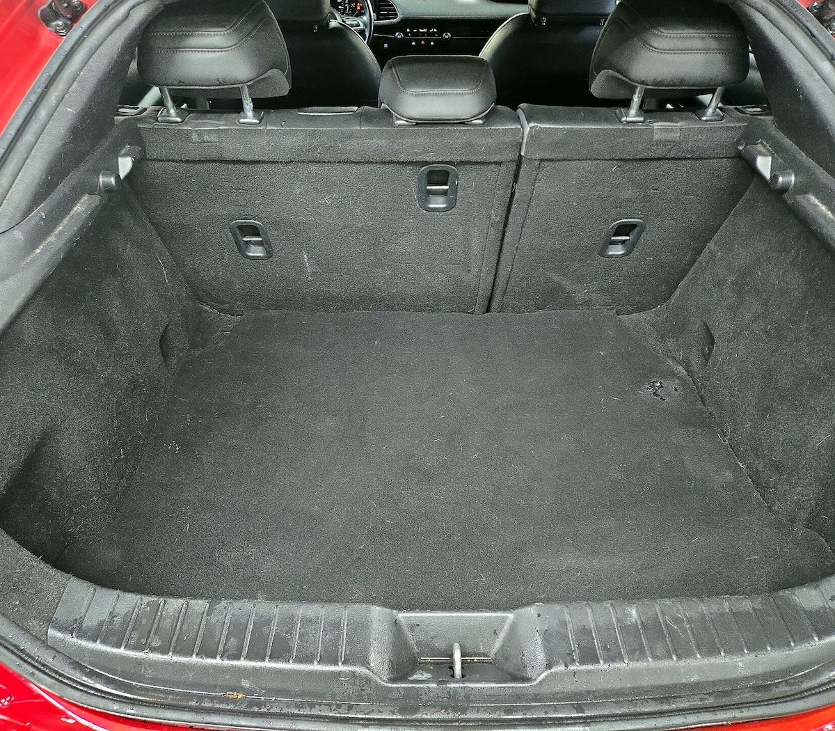 Trunk/Cargo (Seats Up)