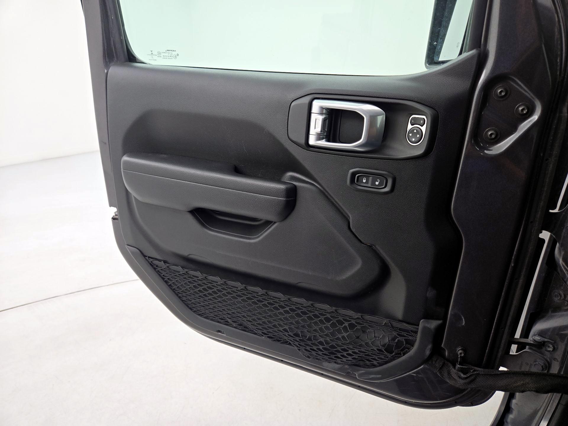 Thumbnail: 2022 Jeep Gladiator - 12