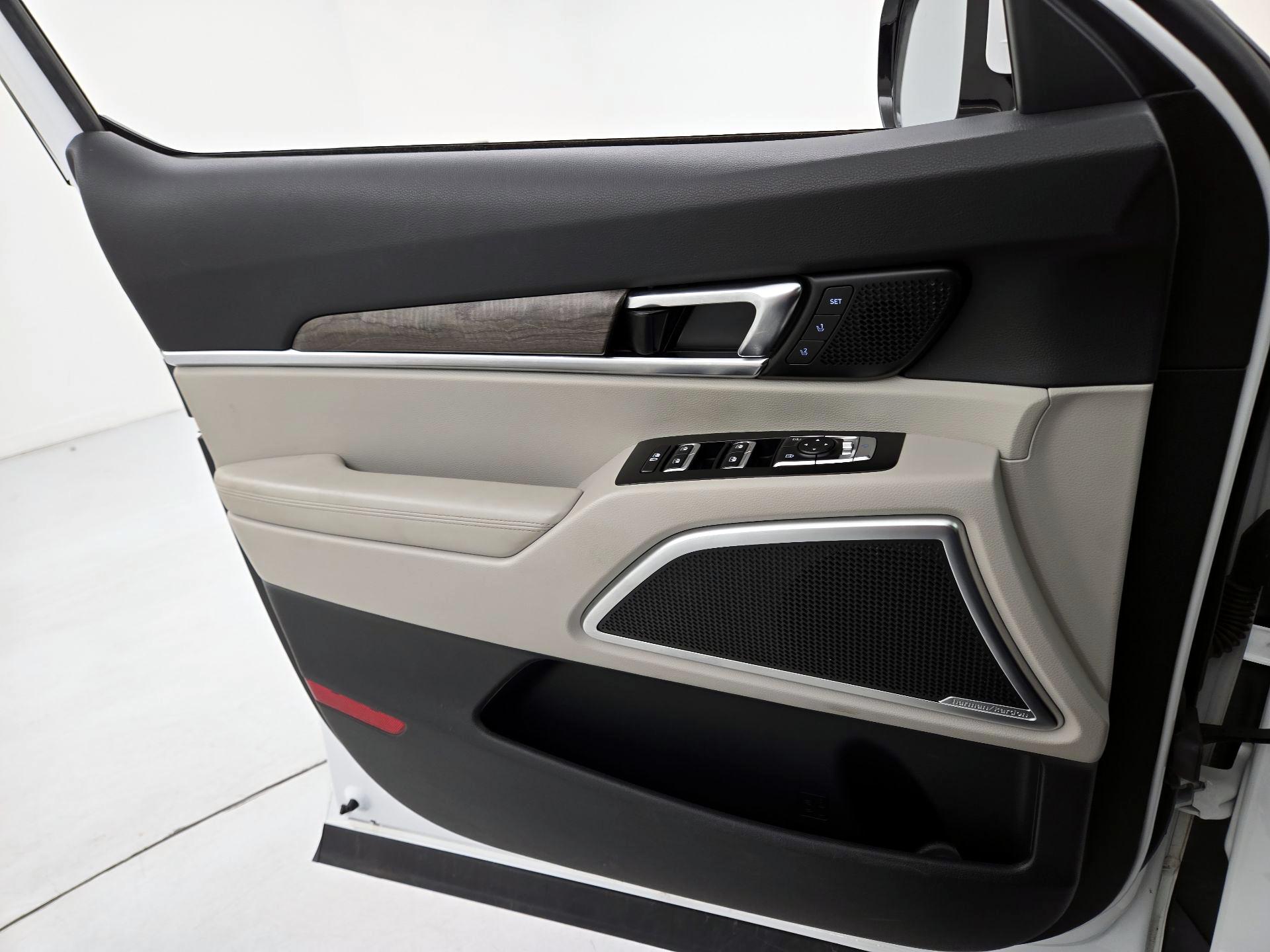 Thumbnail: 2020 Kia Telluride - 12