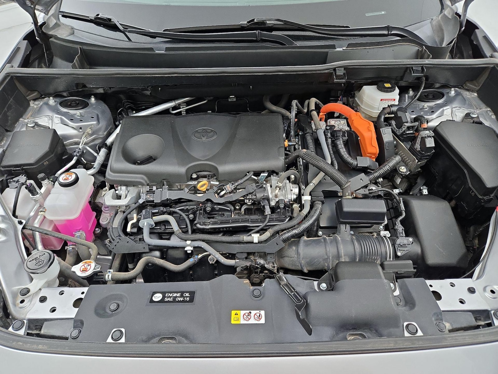 2022 Toyota RAV4 LE - Photo 23