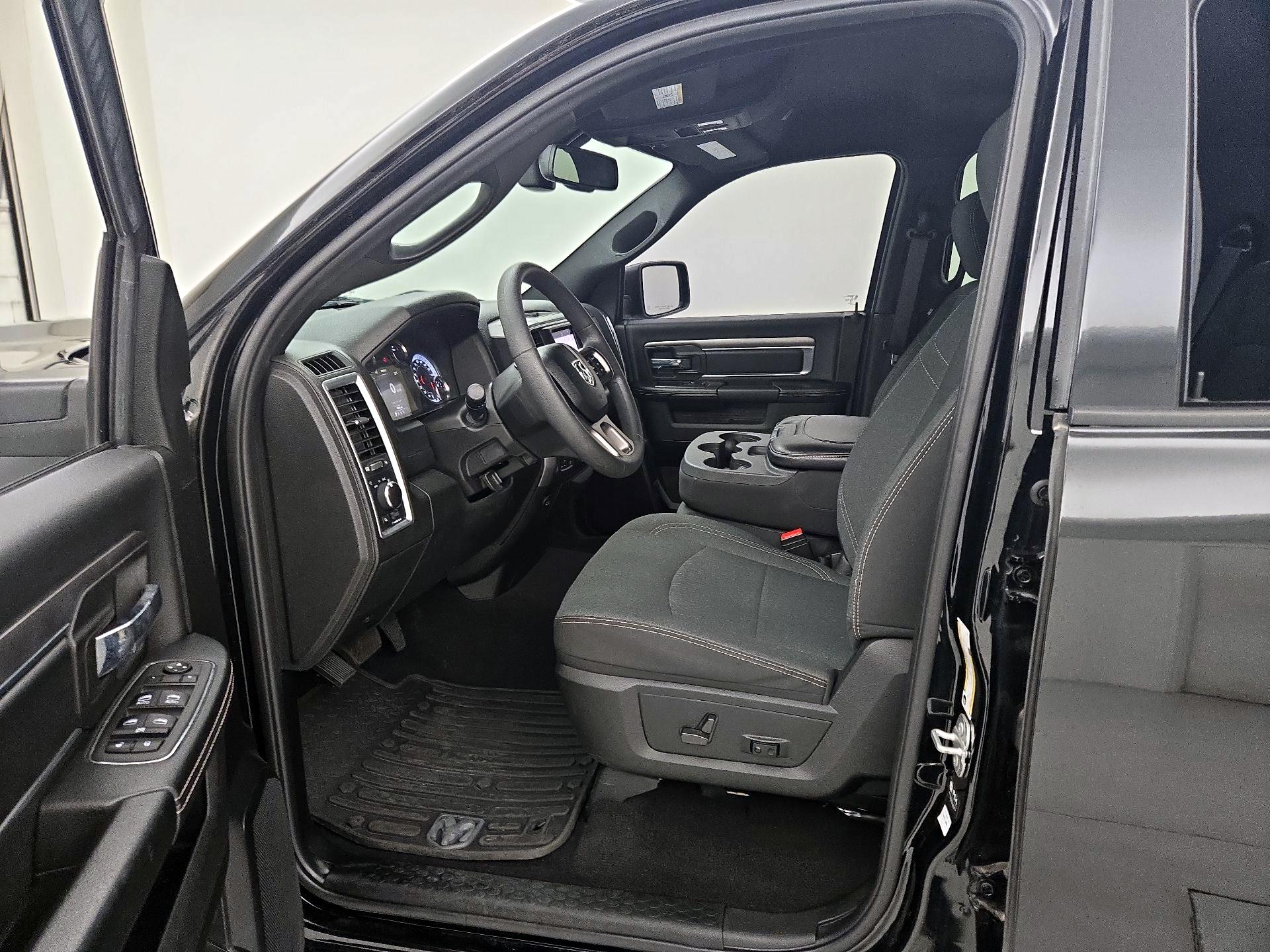 Thumbnail: 2022 RAM 1500 Classic - 11