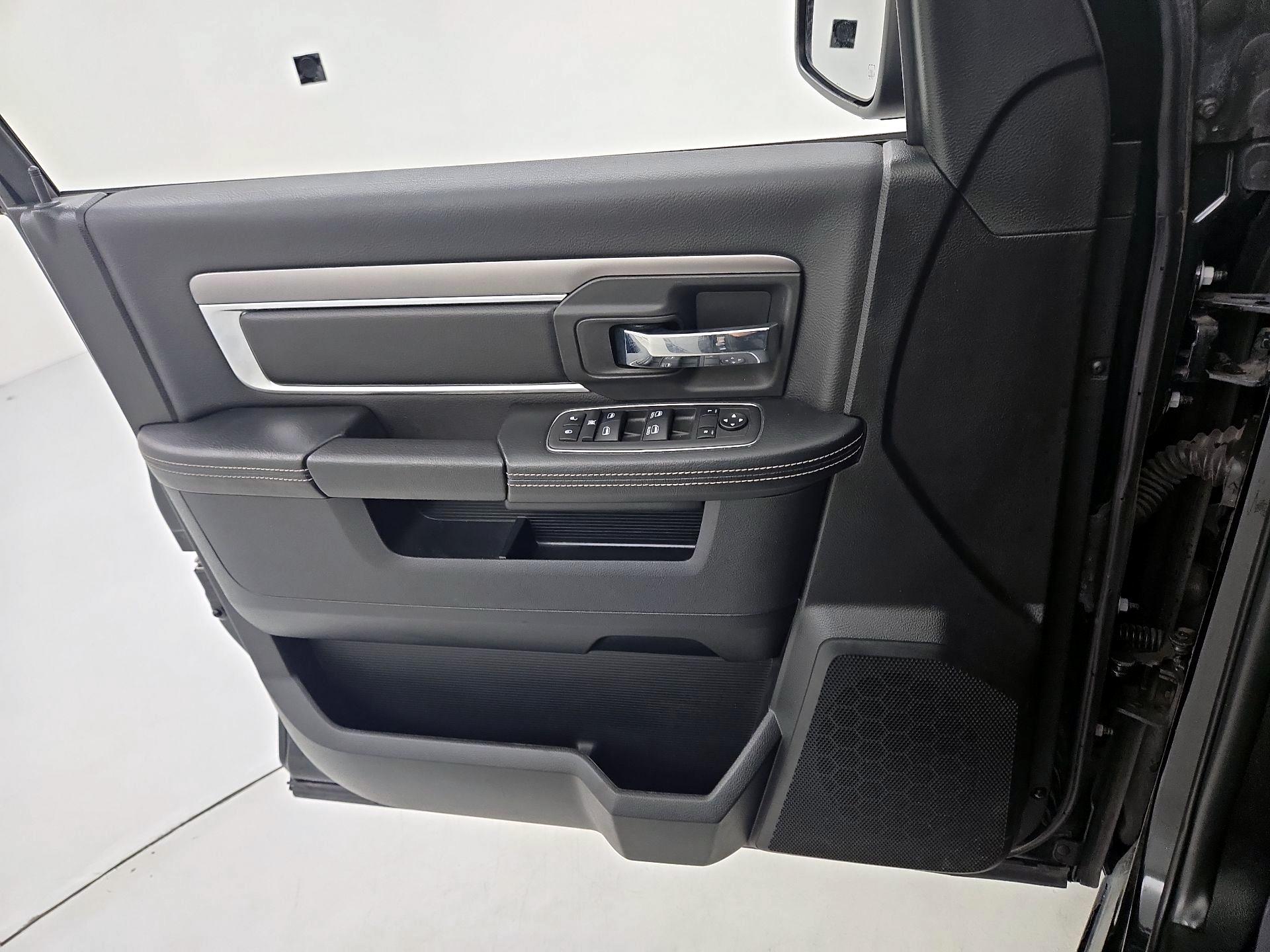 Thumbnail: 2022 RAM 1500 Classic - 12
