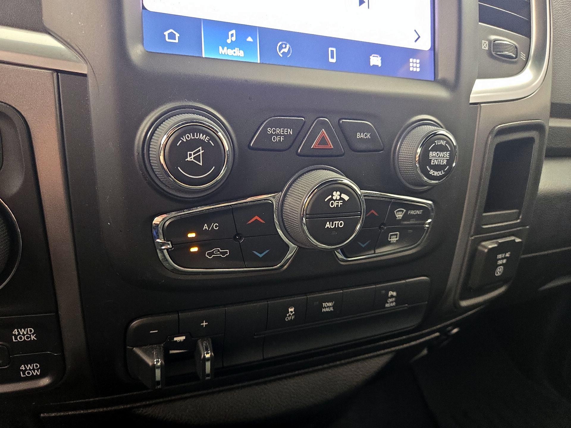 Thumbnail: 2022 RAM 1500 Classic - 16
