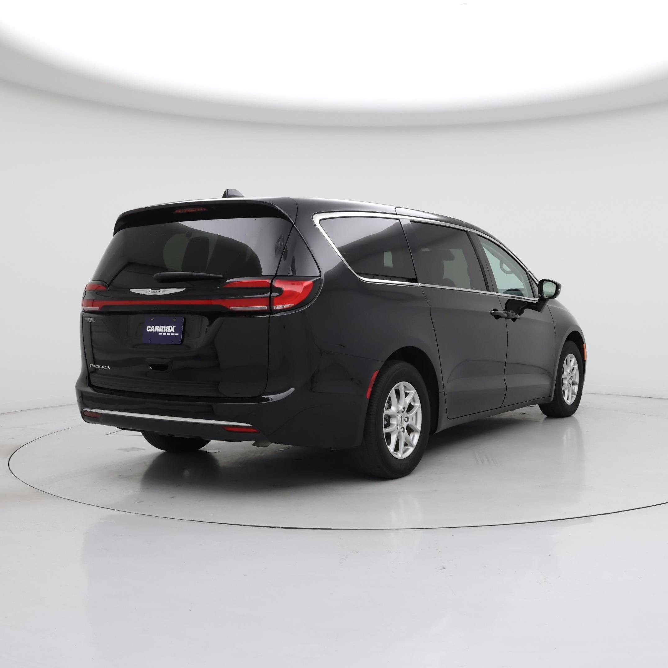 Thumbnail: 2024 Chrysler Pacifica - 8