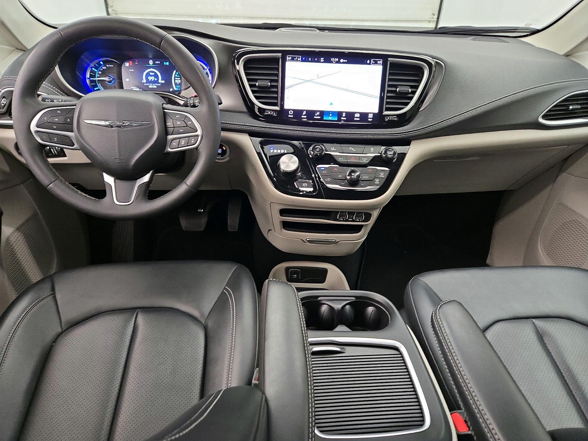 Thumbnail: 2024 Chrysler Pacifica - 9