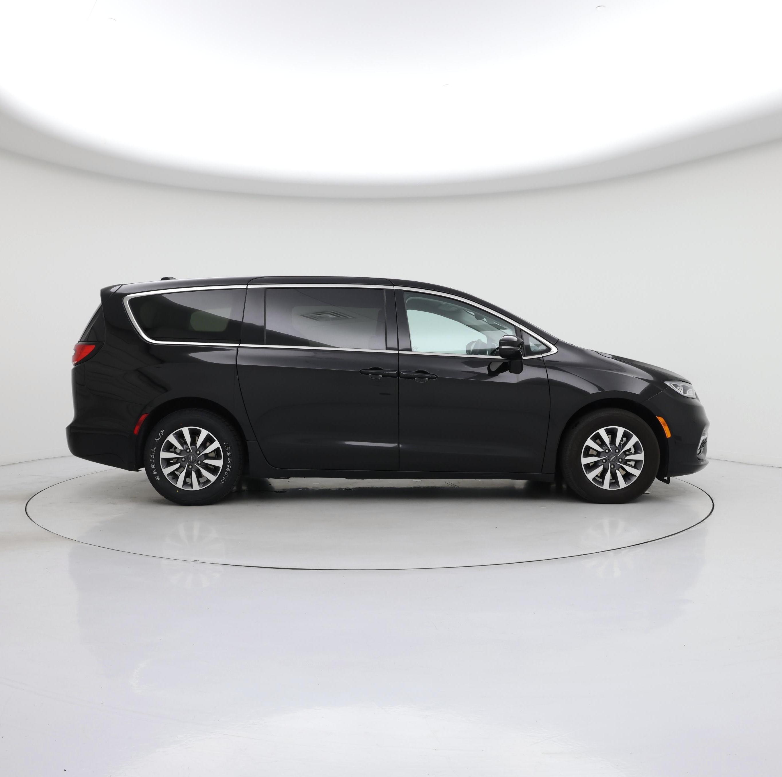 Thumbnail: 2024 Chrysler Pacifica - 7