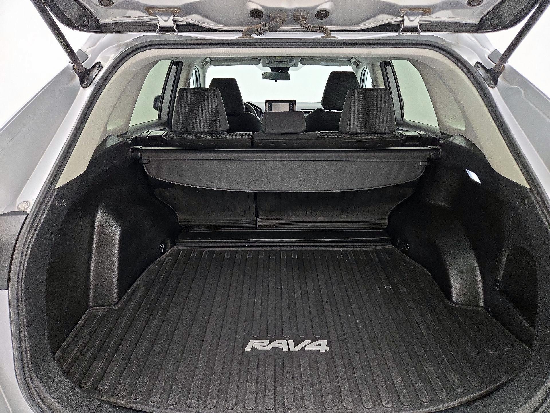 Thumbnail: 2022 Toyota RAV4 - 20
