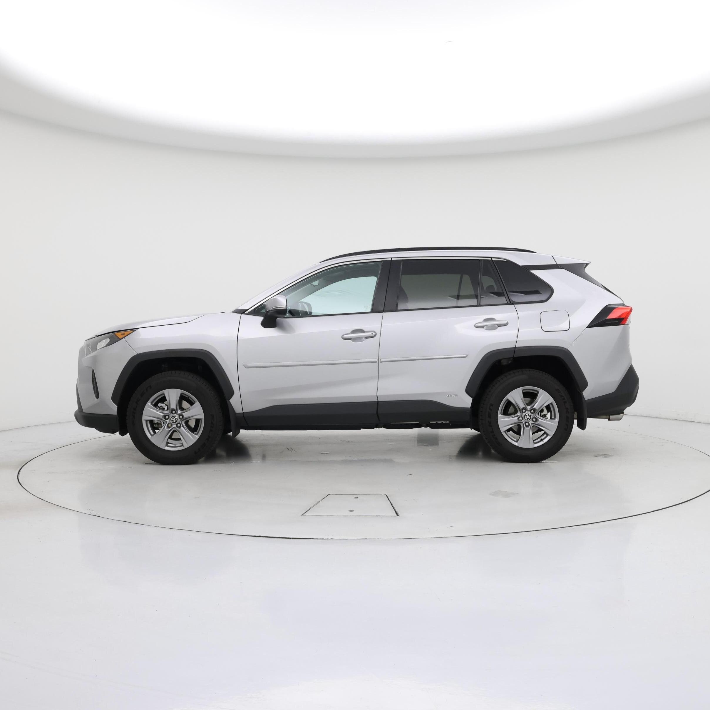 Thumbnail: 2022 Toyota RAV4 - 3