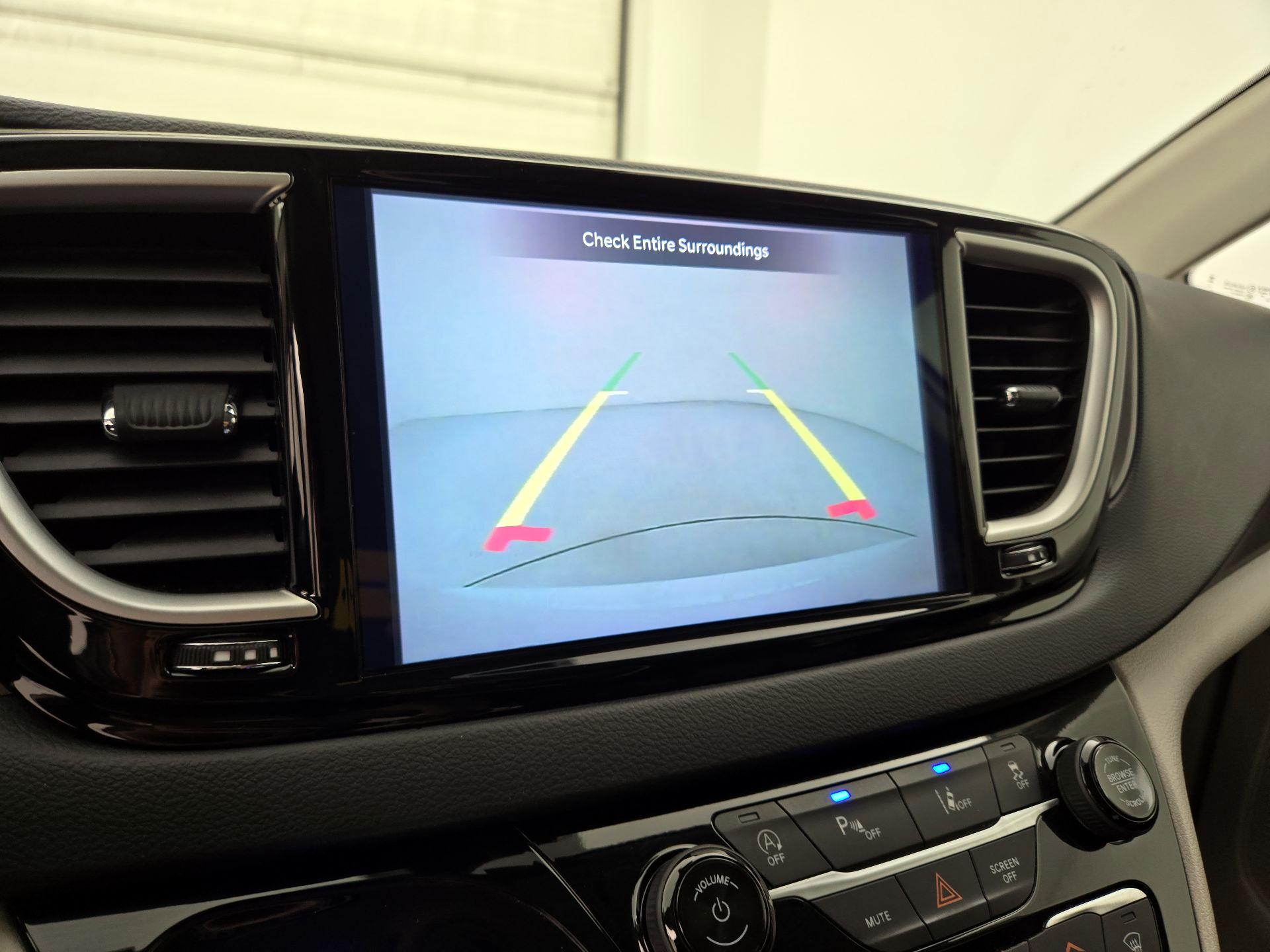 Thumbnail: 2023 Chrysler Pacifica - 14