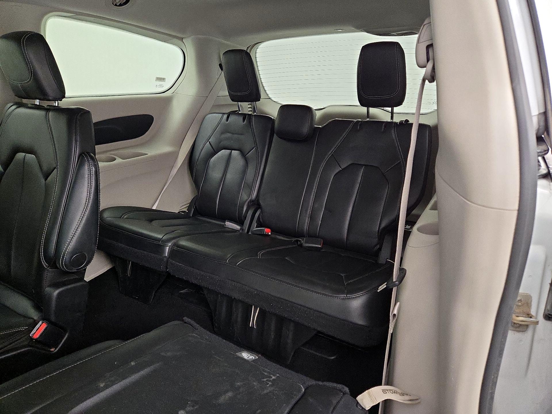 Thumbnail: 2023 Chrysler Pacifica - 20