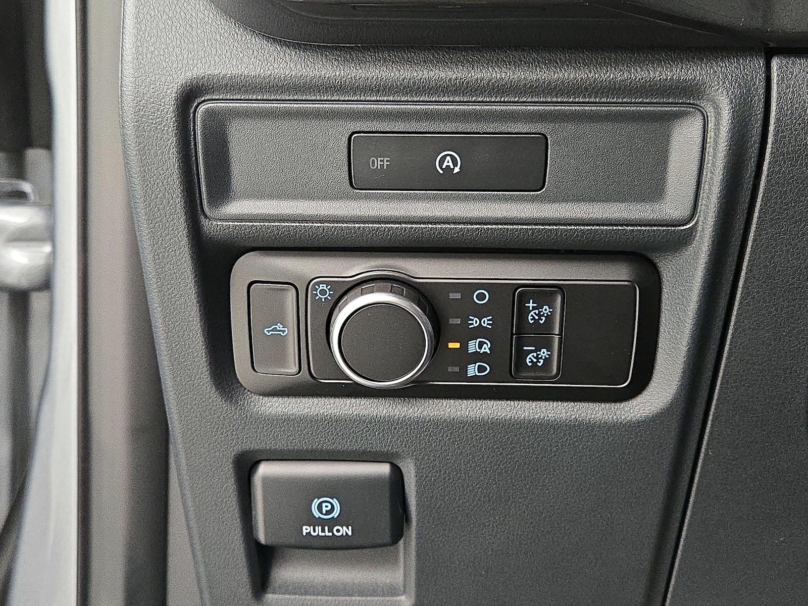 2025 Ford F-150 STX - Photo 14