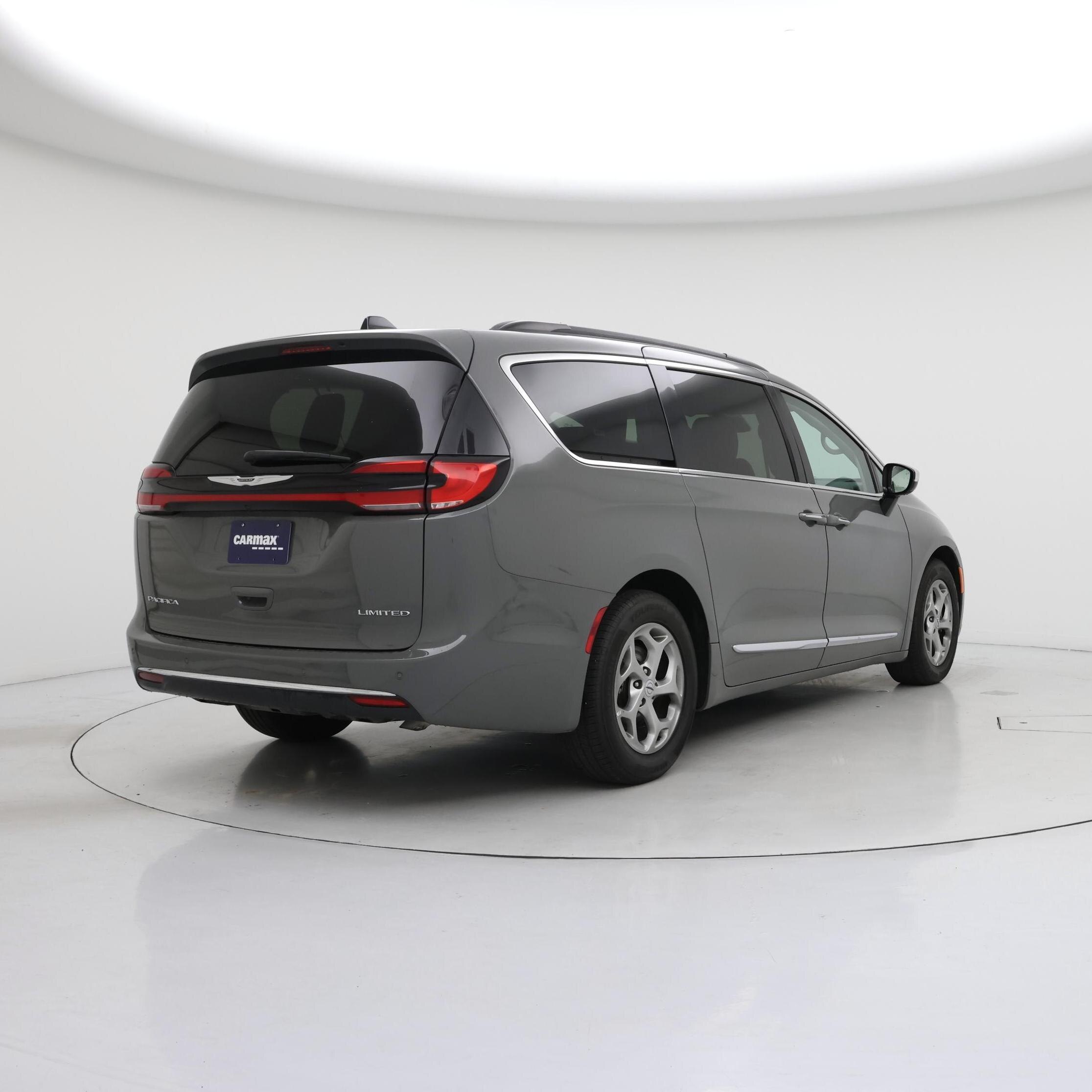 Thumbnail: 2023 Chrysler Pacifica - 8