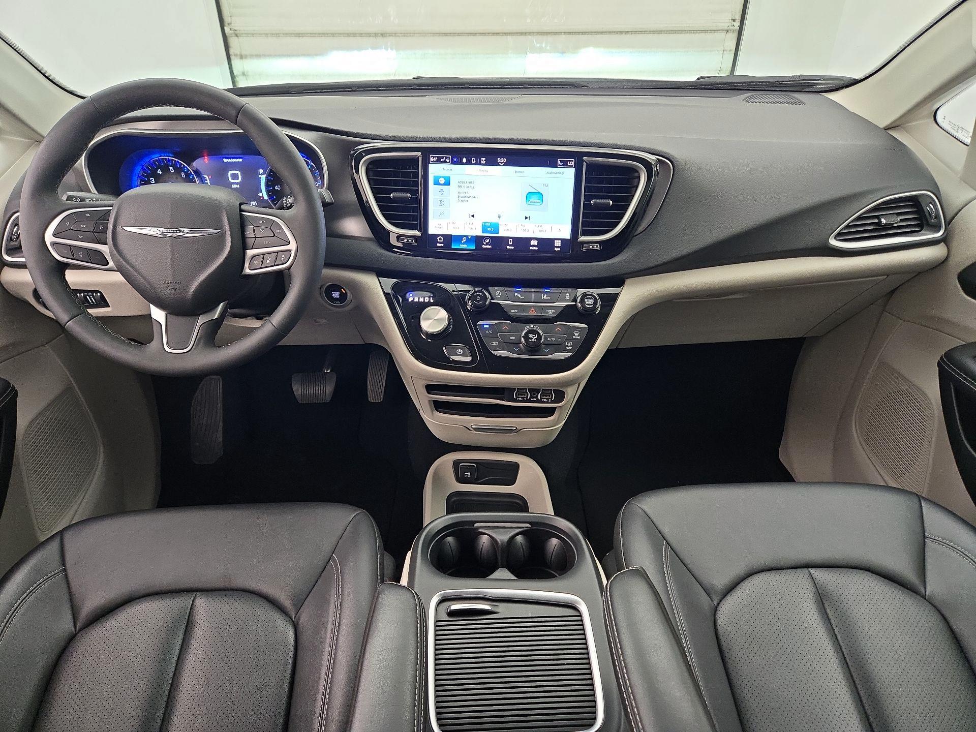 Thumbnail: 2024 Chrysler Pacifica - 9