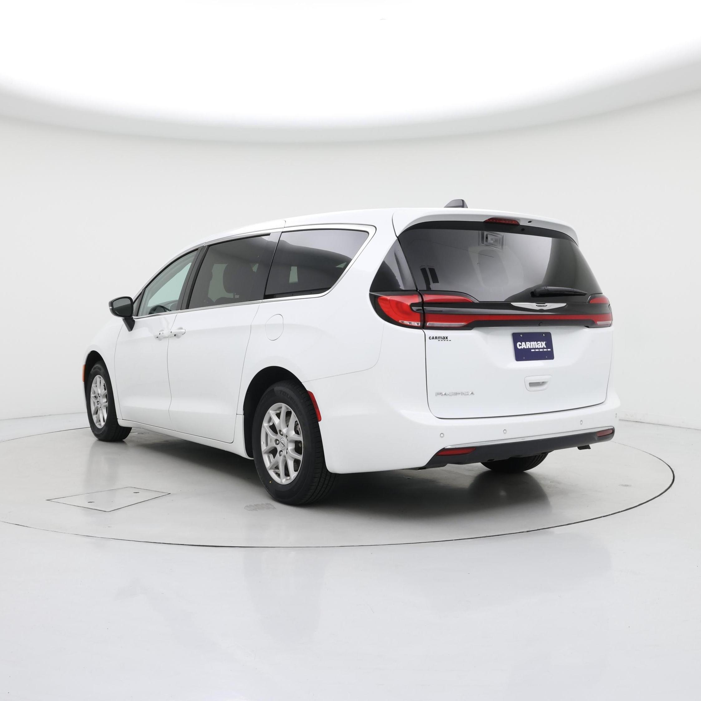 Thumbnail: 2024 Chrysler Pacifica - 2