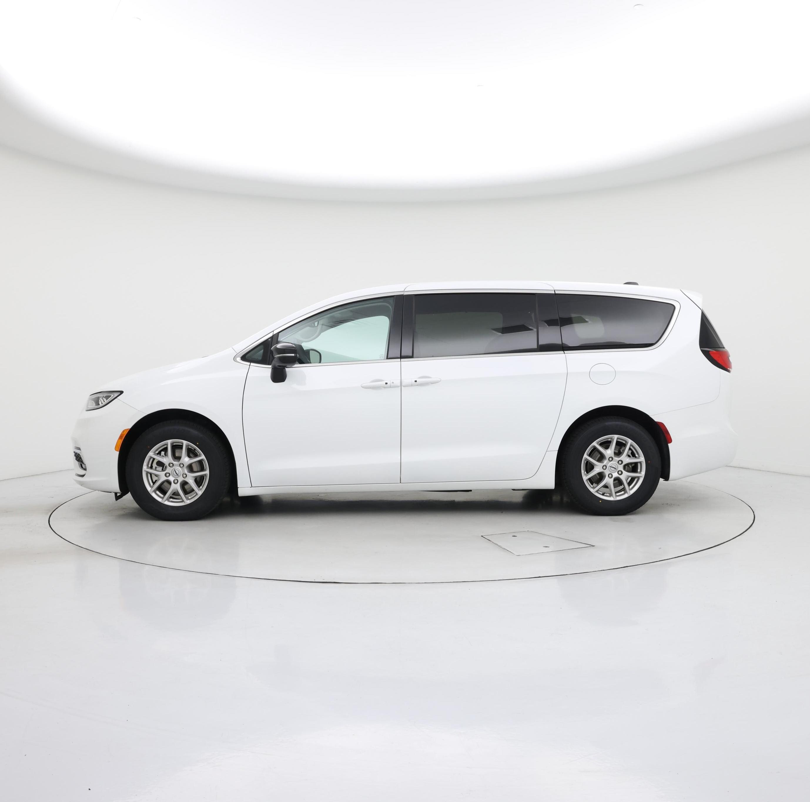 Thumbnail: 2024 Chrysler Pacifica - 3