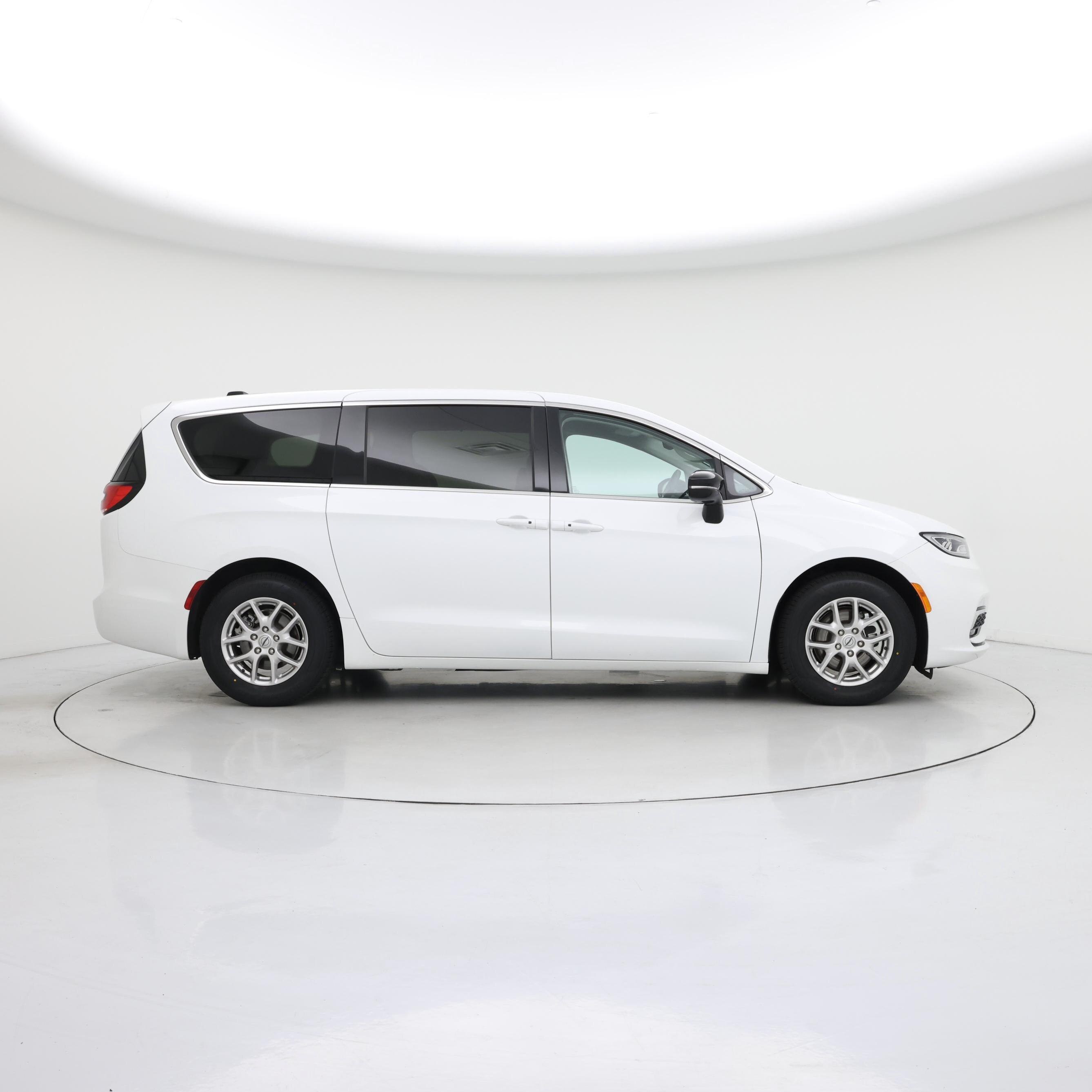 Thumbnail: 2024 Chrysler Pacifica - 7
