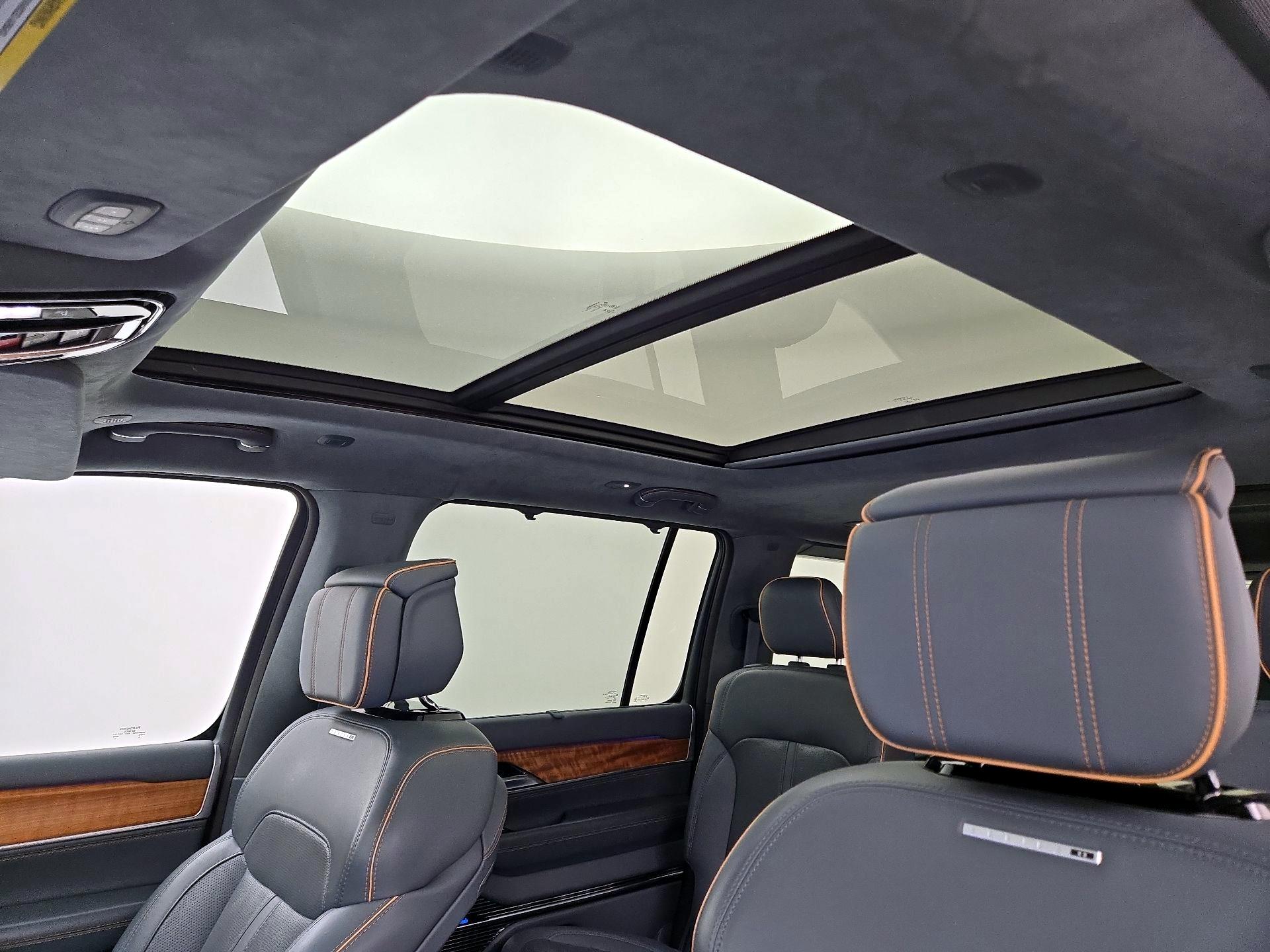 Thumbnail: 2023 Jeep Grand Wagoneer - 19