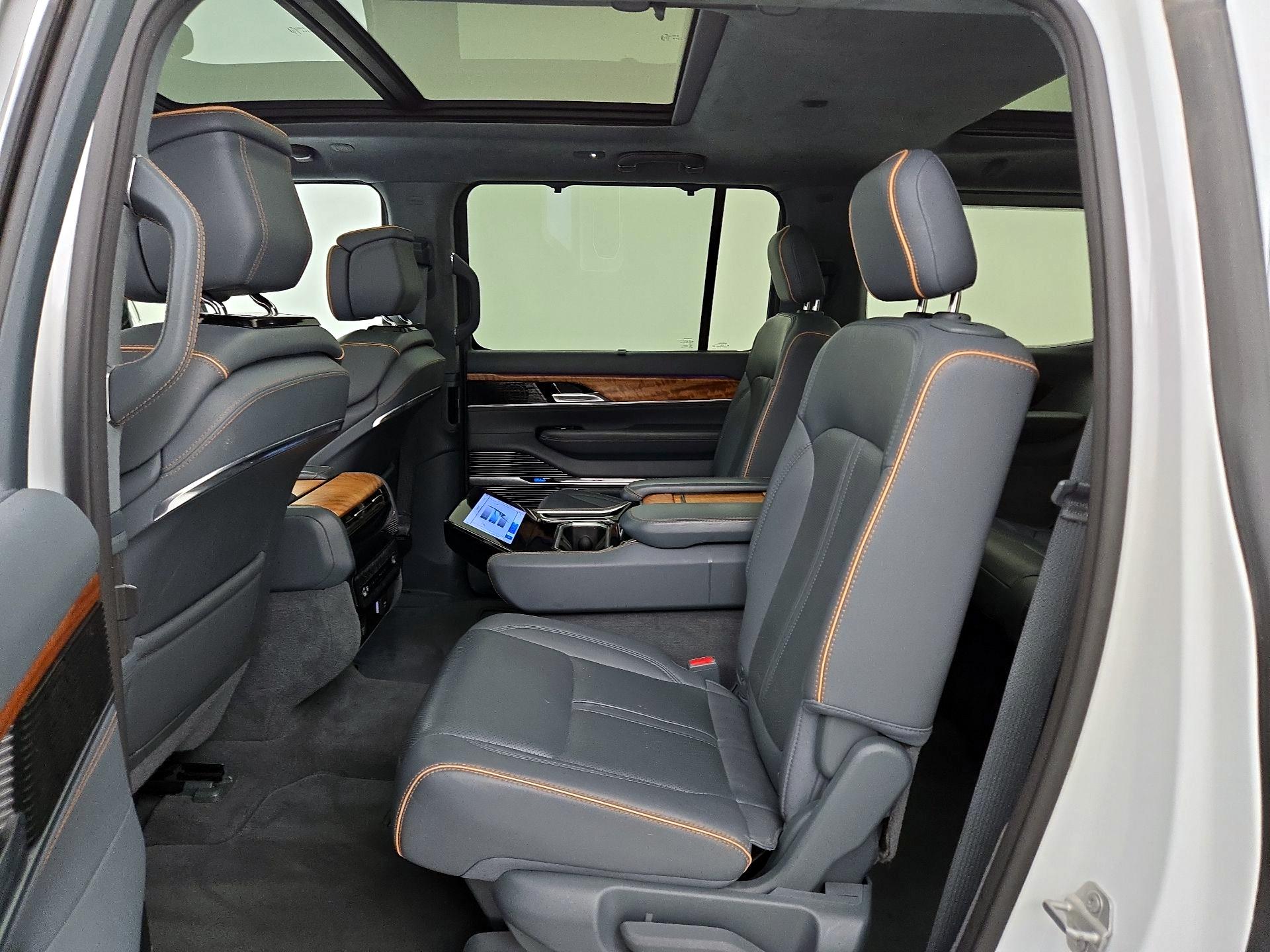 Thumbnail: 2023 Jeep Grand Wagoneer - 20