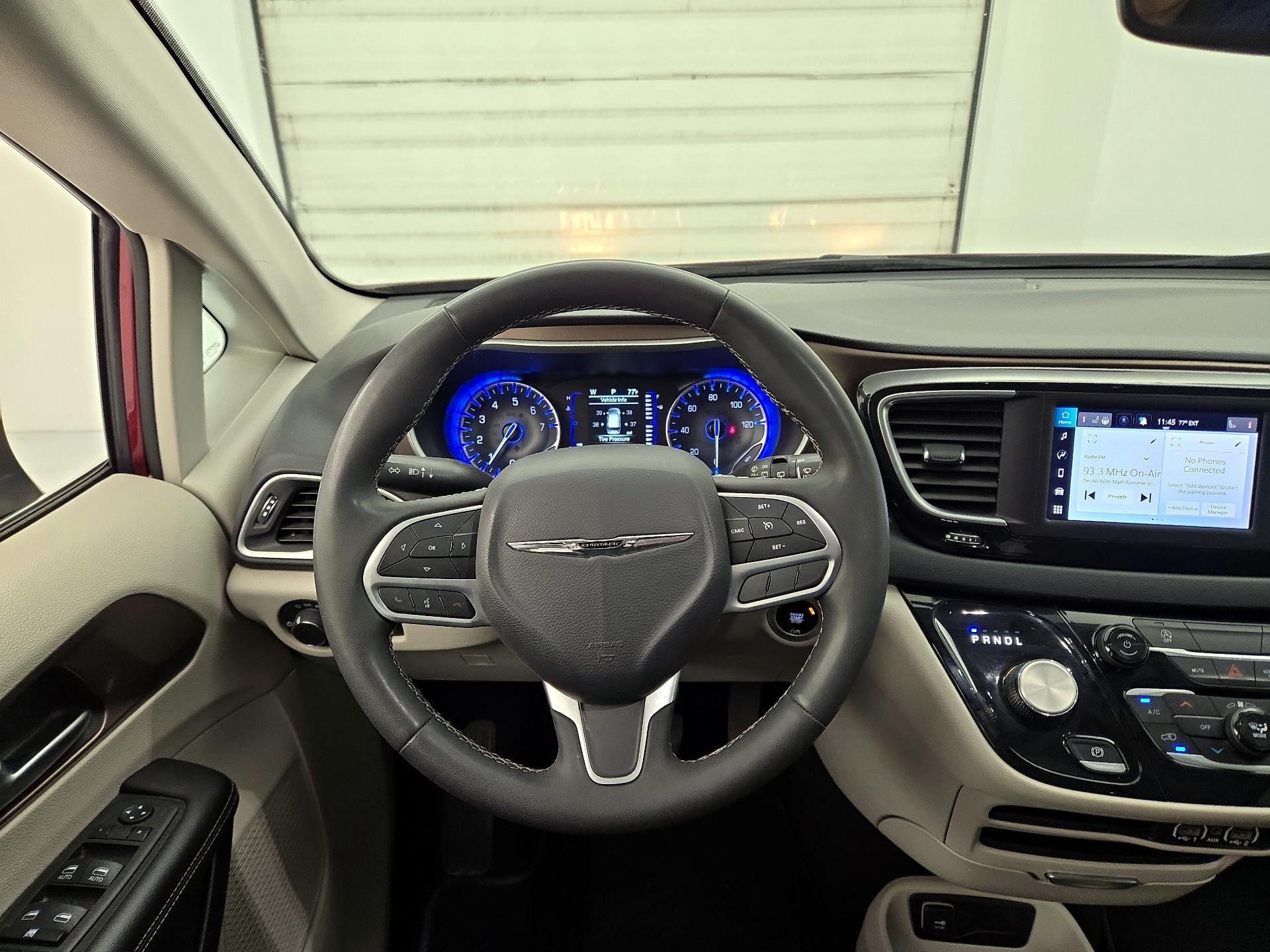 Thumbnail: 2023 Chrysler Voyager - 10