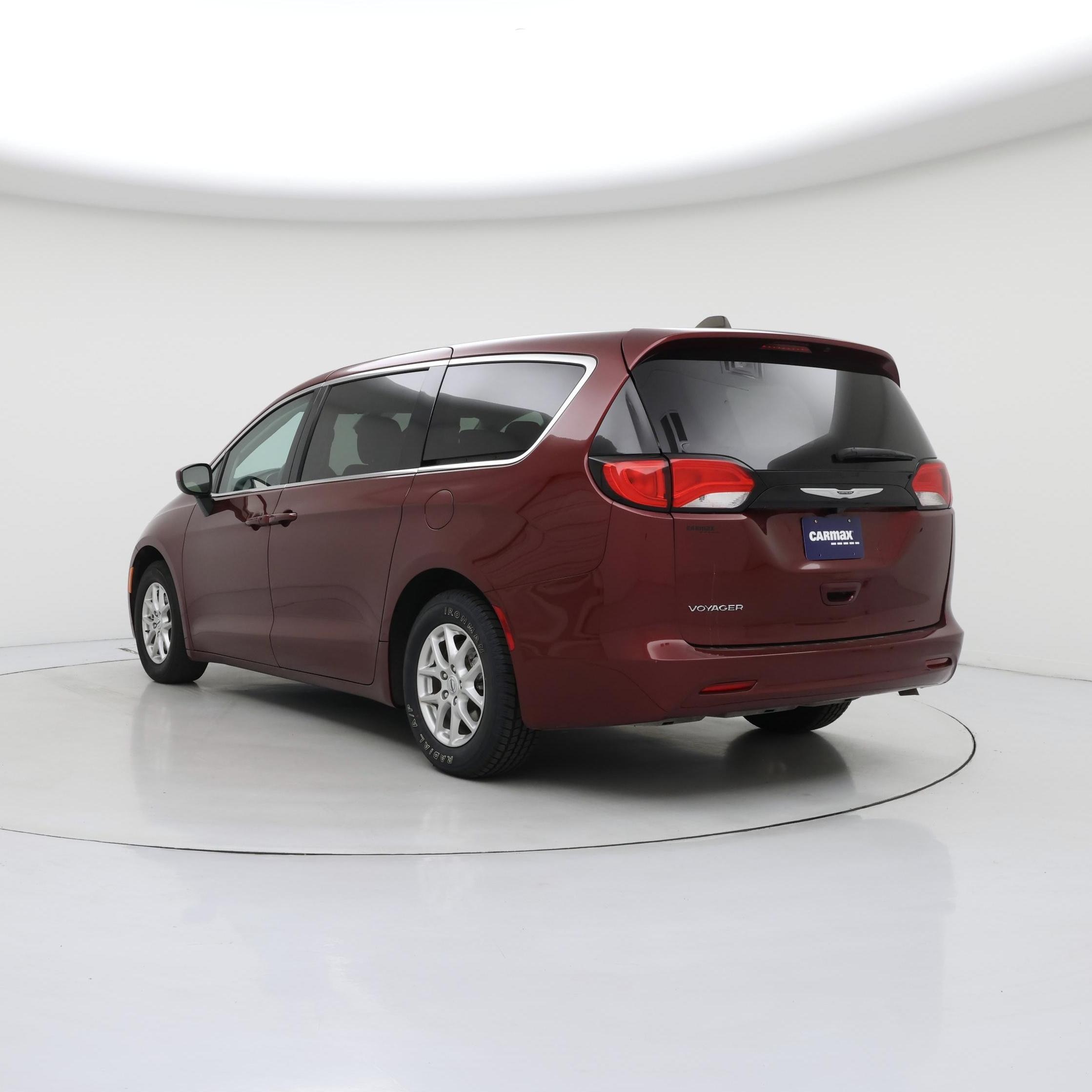 Thumbnail: 2023 Chrysler Voyager - 2