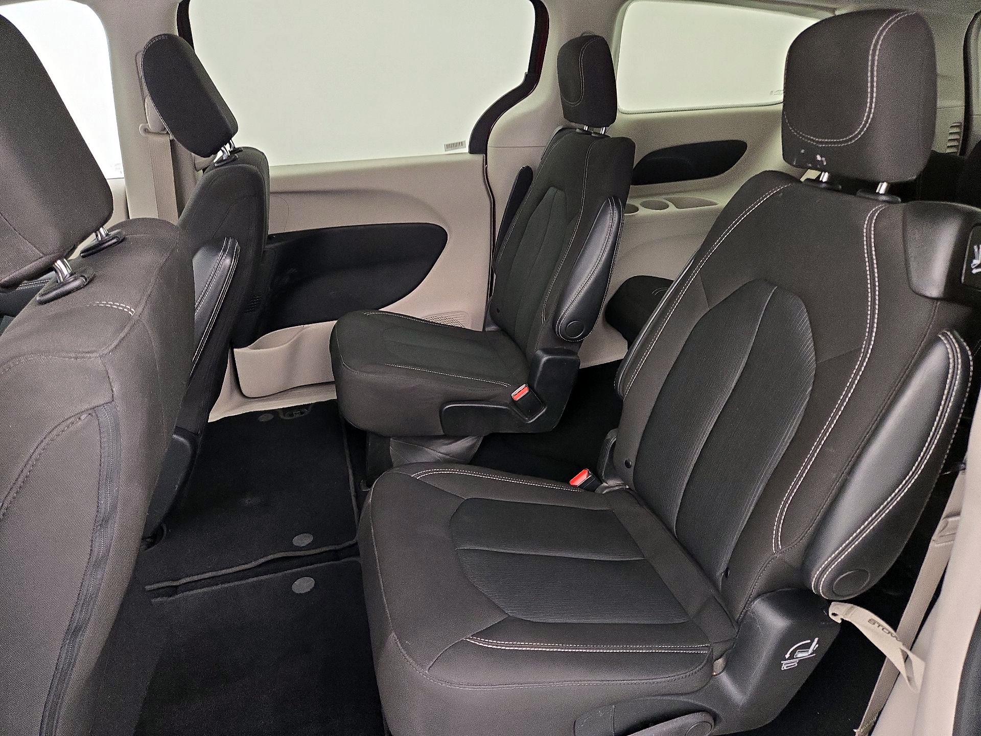 Thumbnail: 2023 Chrysler Voyager - 19