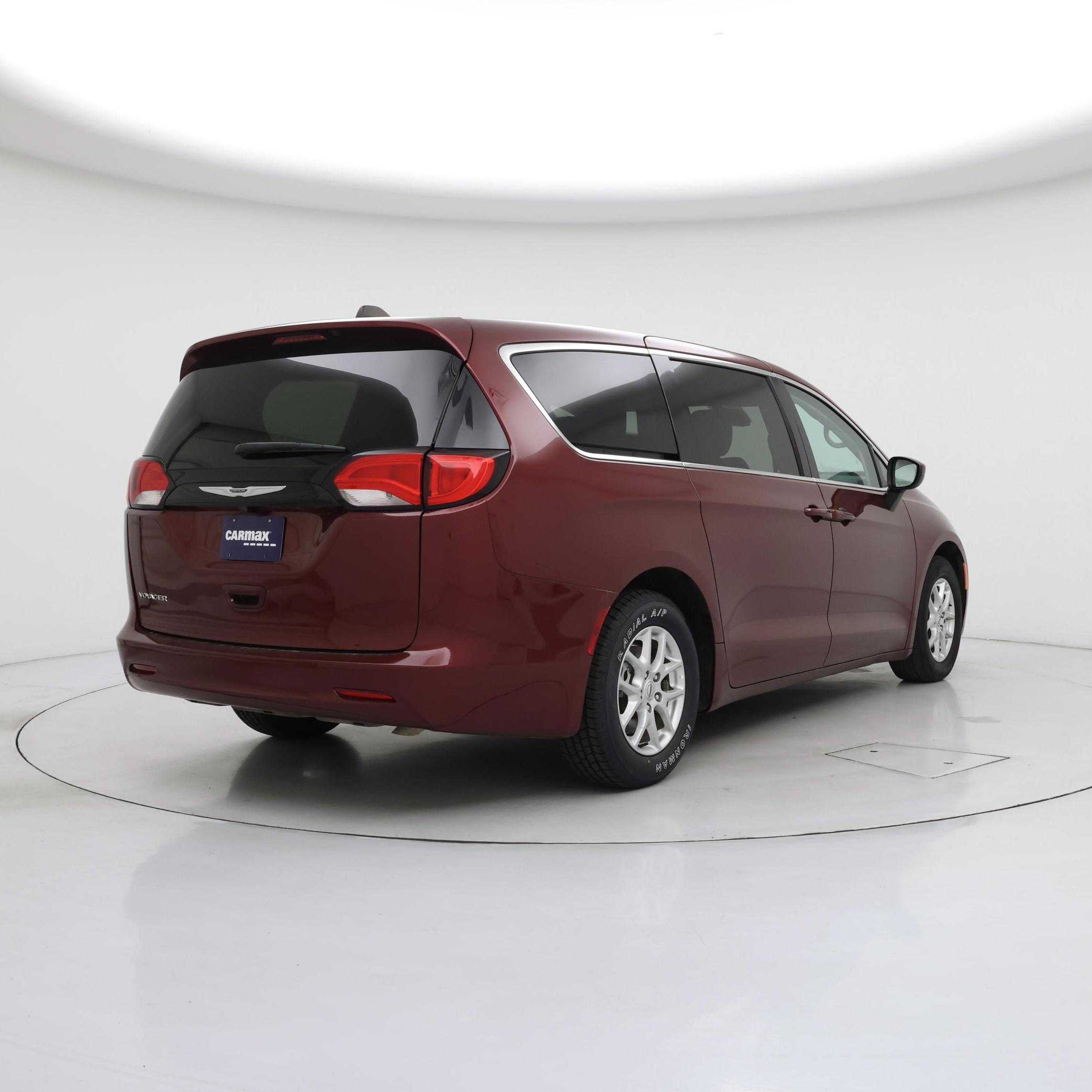 Thumbnail: 2023 Chrysler Voyager - 8