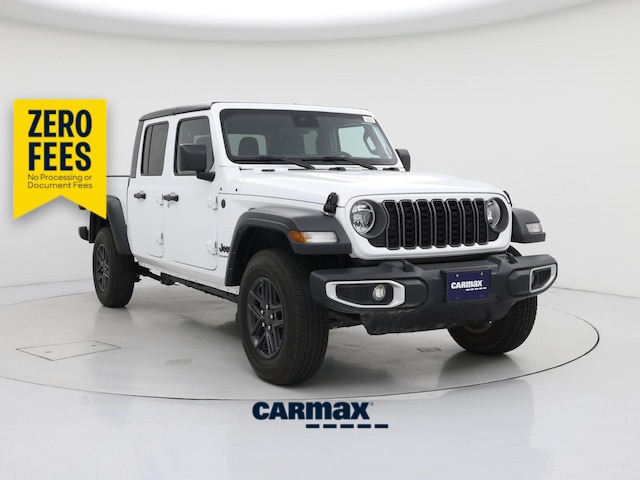 White 2025 Jeep Gladiator Sport S Crew Cab 4WD Pickup Truck Four-Wheel Drive Automatic