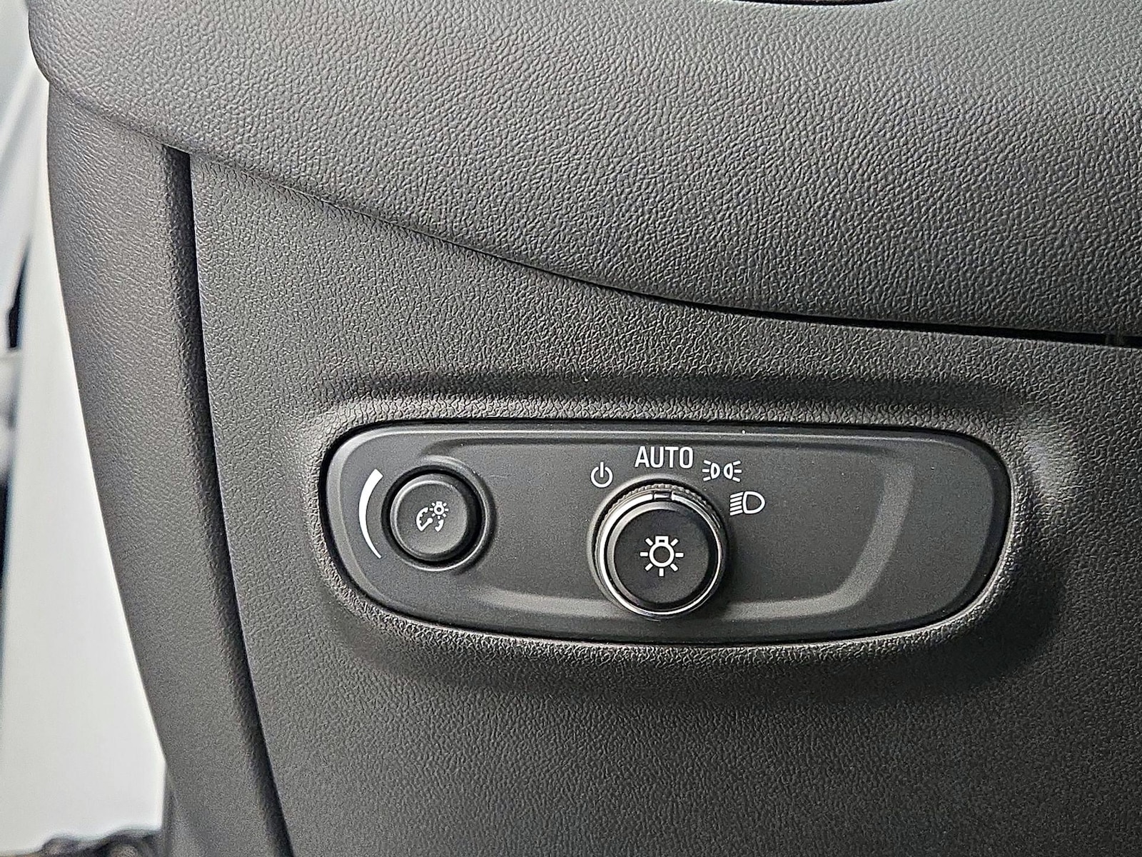 2020 Chevrolet Equinox LT - Photo 14