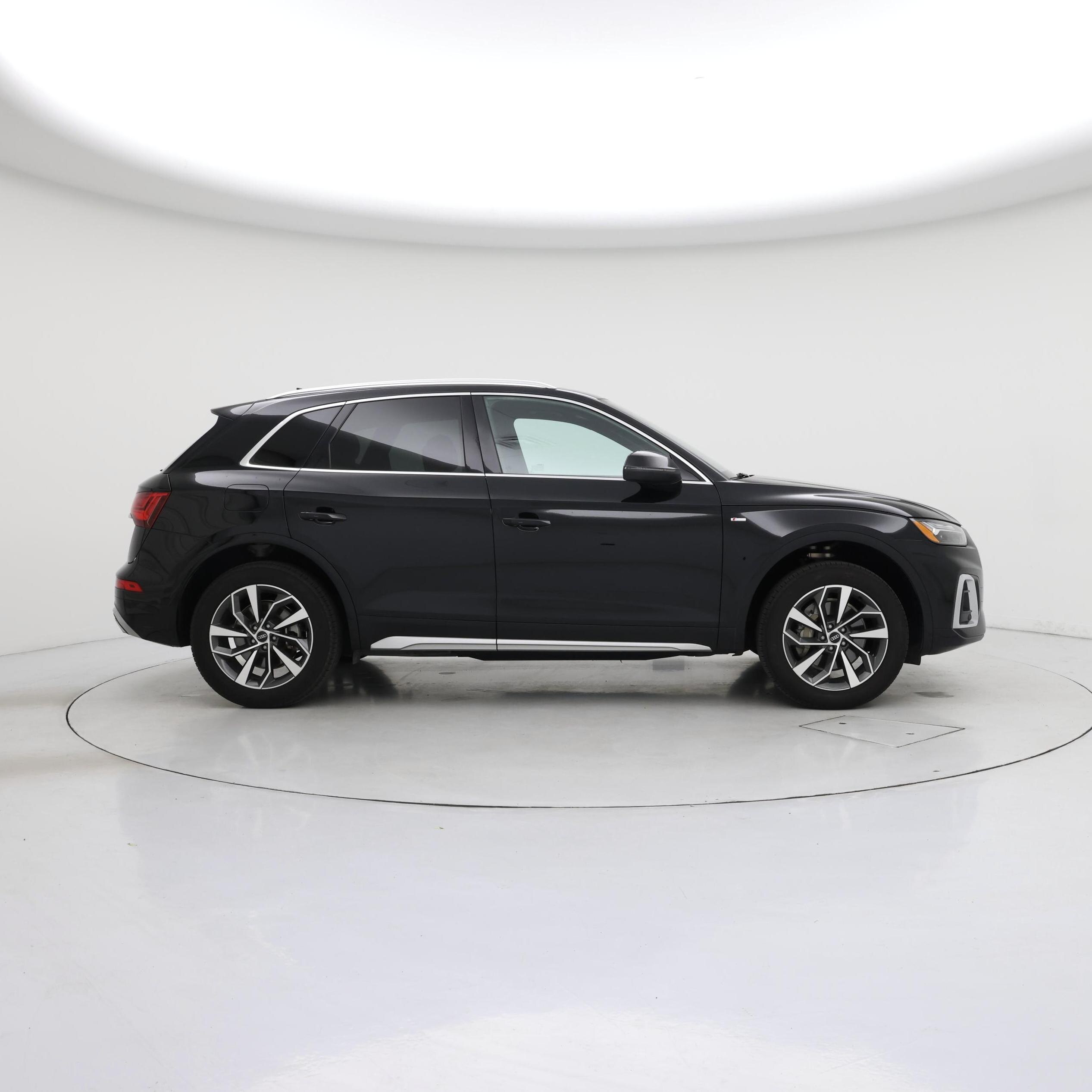 Thumbnail: 2023 Audi Q5 - 7